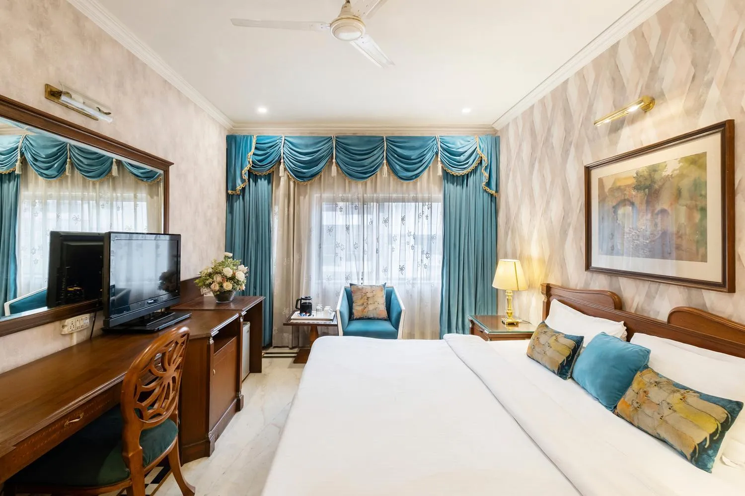 Photo of the whole room, Bed in Hotel Kwality Regency