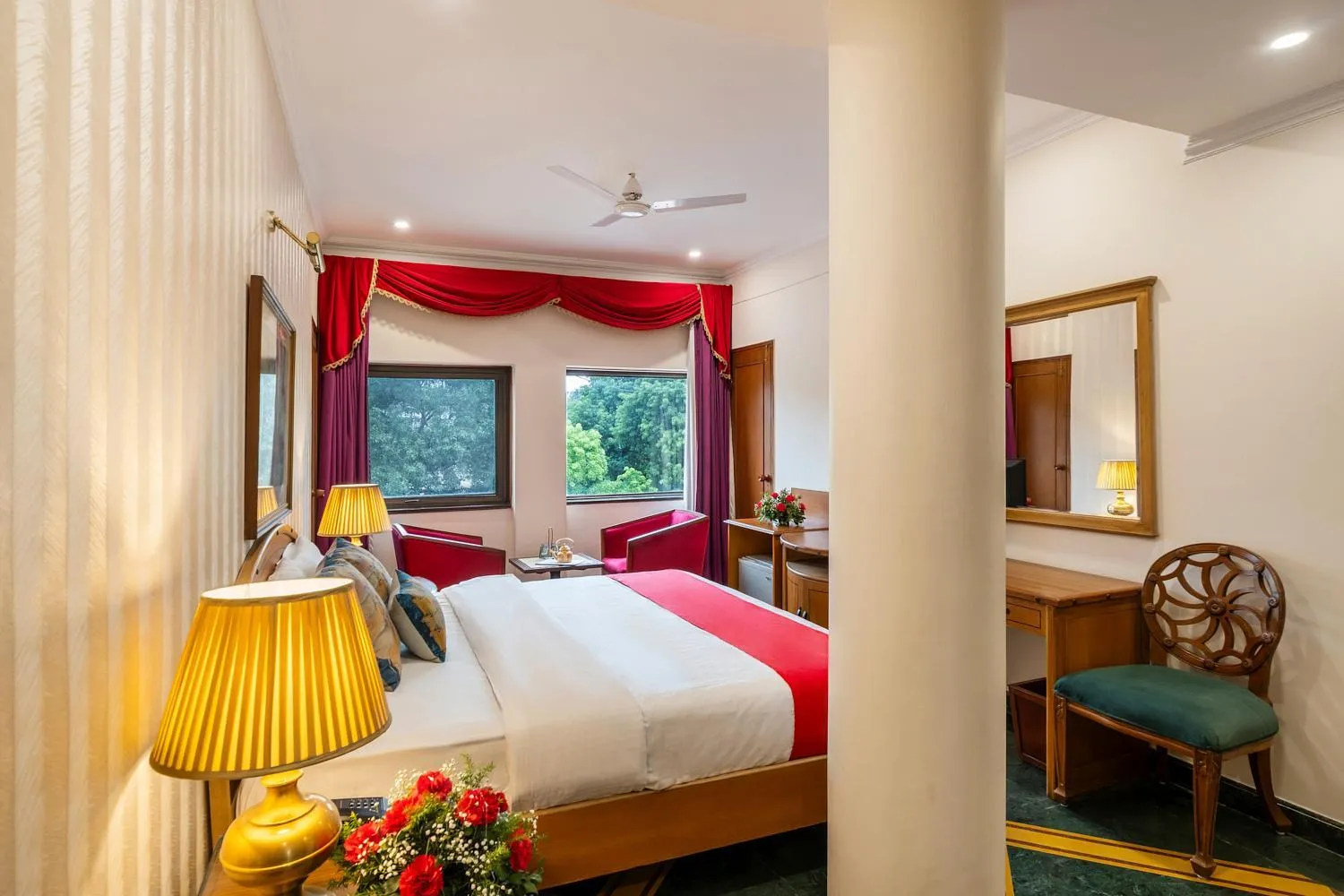 Bed in Hotel Kwality Regency