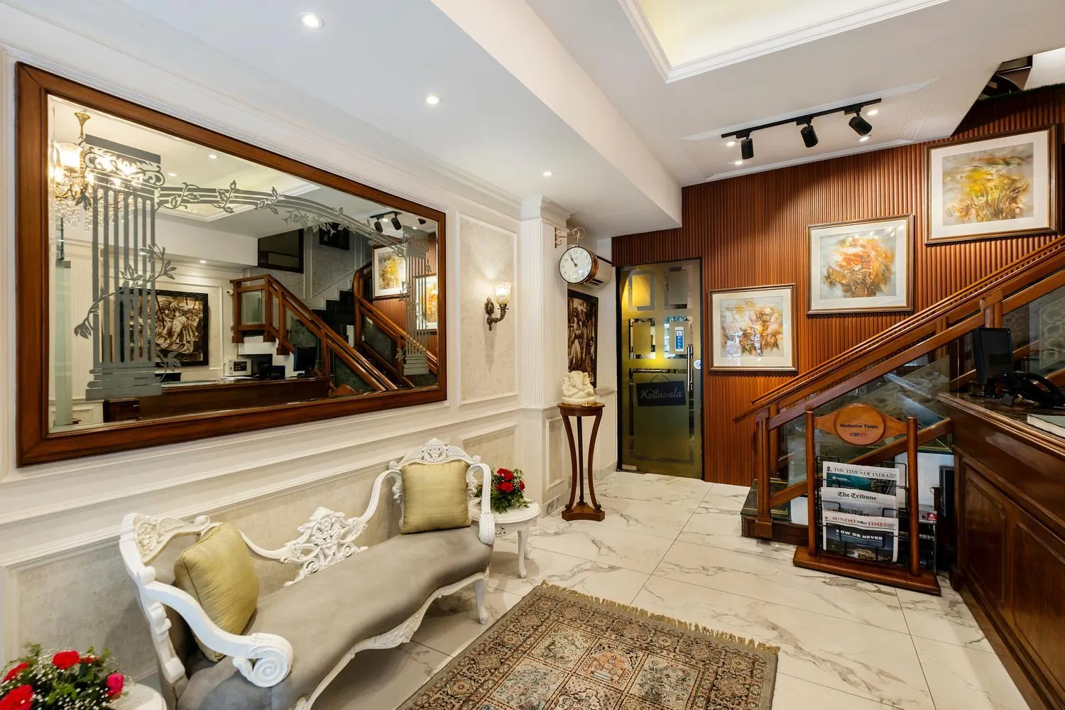 Communal lounge/ TV room in Hotel Kwality Regency