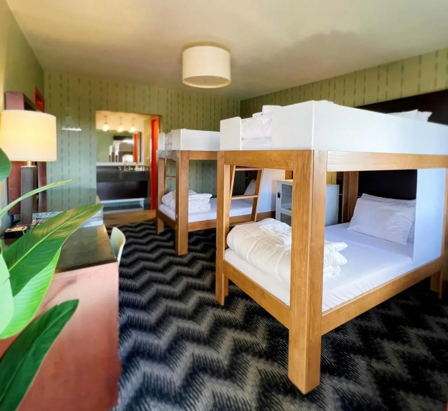 Bed in 6-Bed Mixed Dormitory Room in Bposhtels Waikiki Retreat Bed in 6-Bed Mixed Dormitory Room in Bposhtels Waikiki Retreat