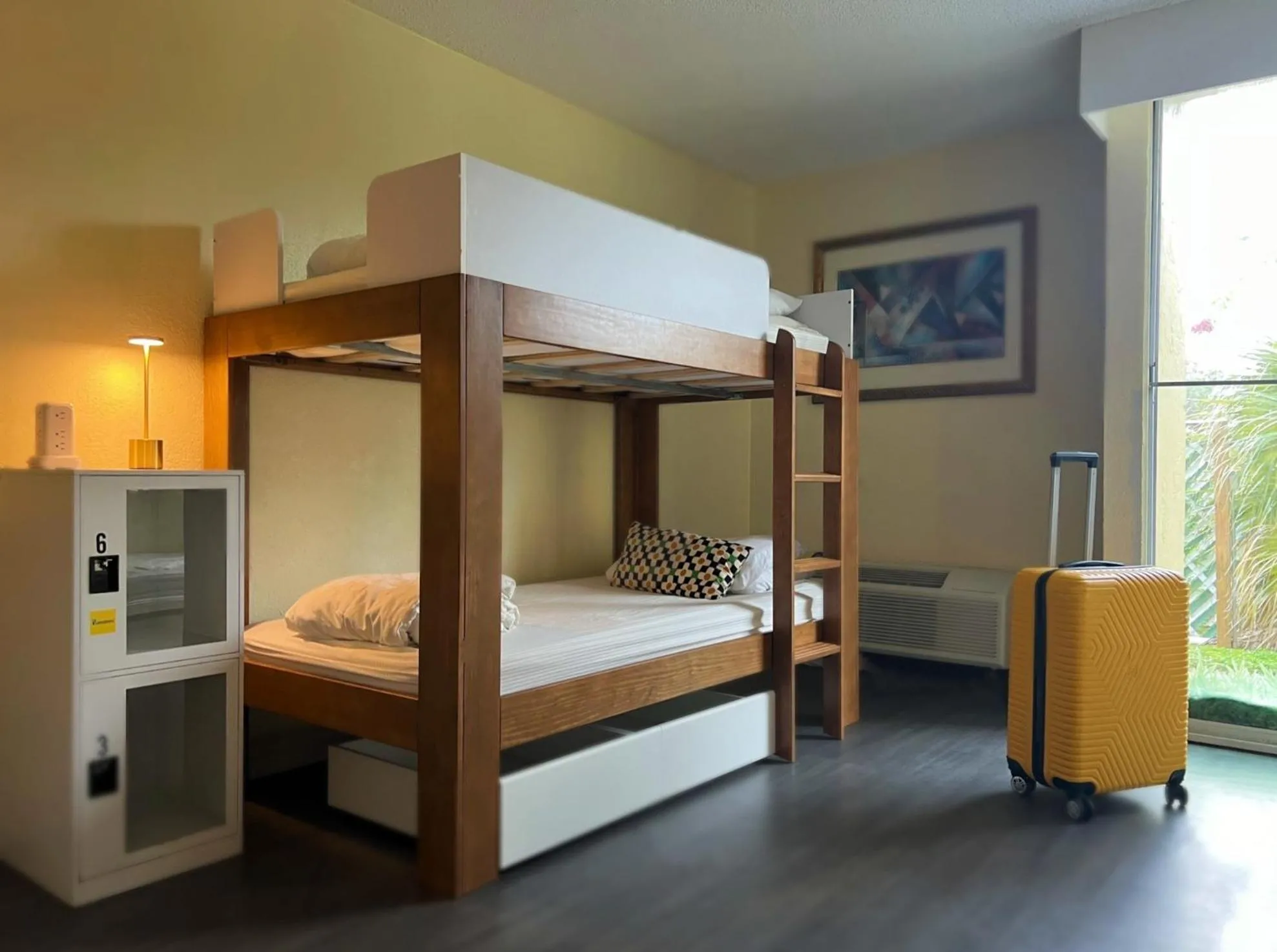 Bed in 6-Bed Female Dormitory Room in Bposhtels Waikiki Retreat