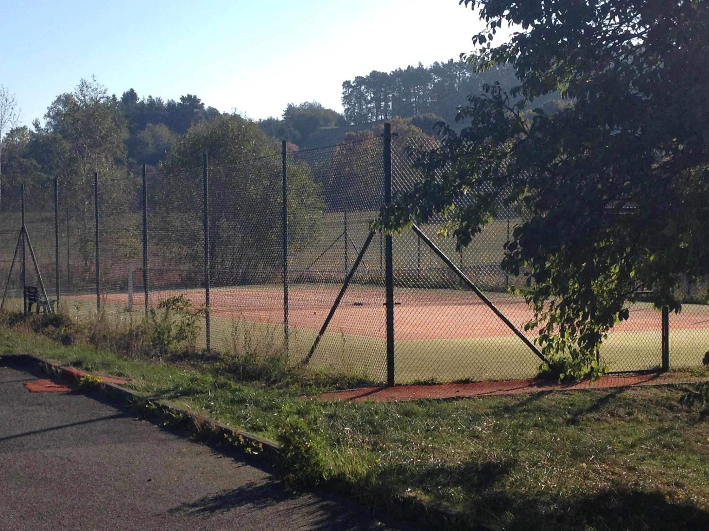 Tennis court in Hotel Atawa