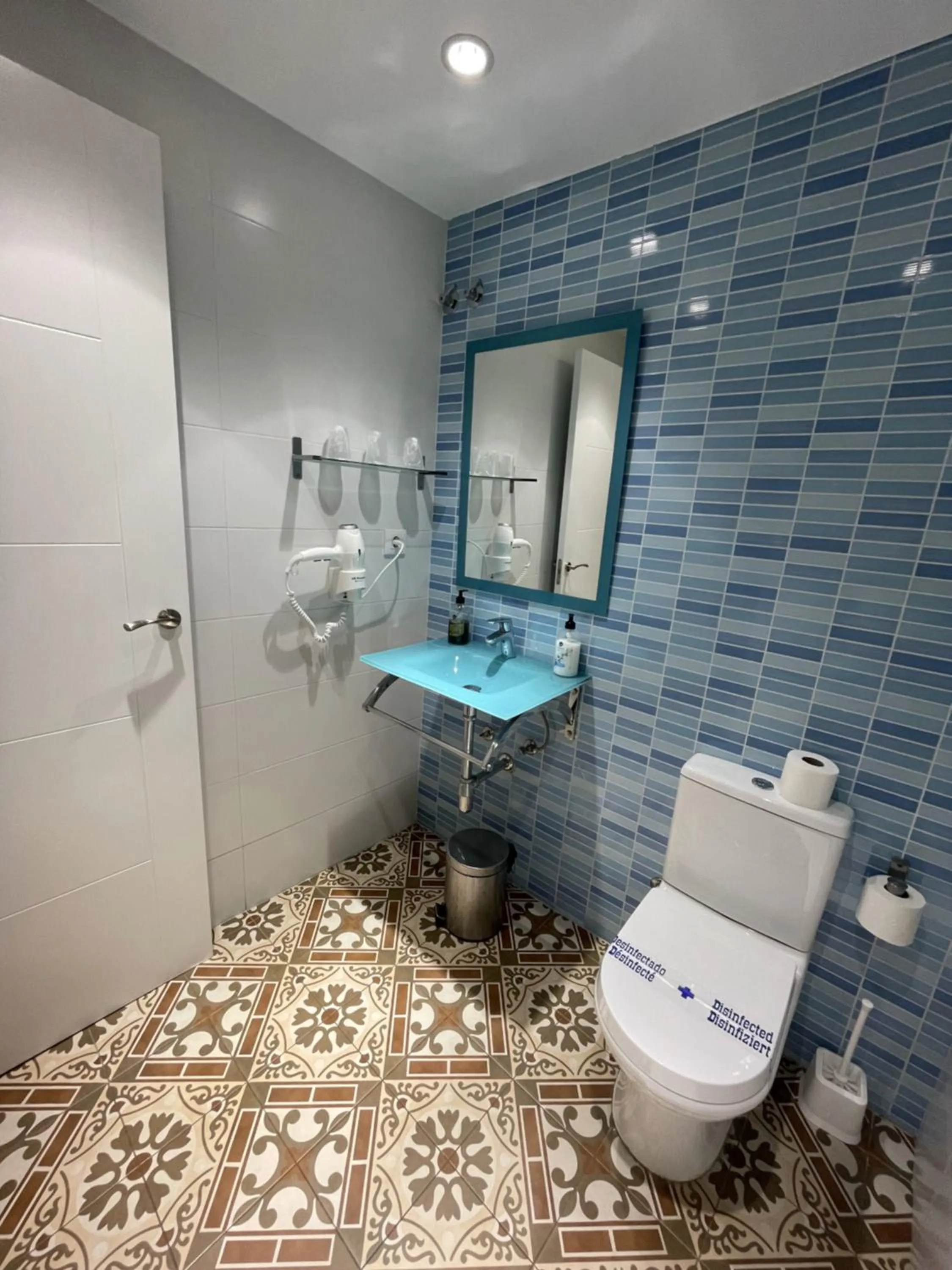 Bathroom in Hostal Nova Barcelona