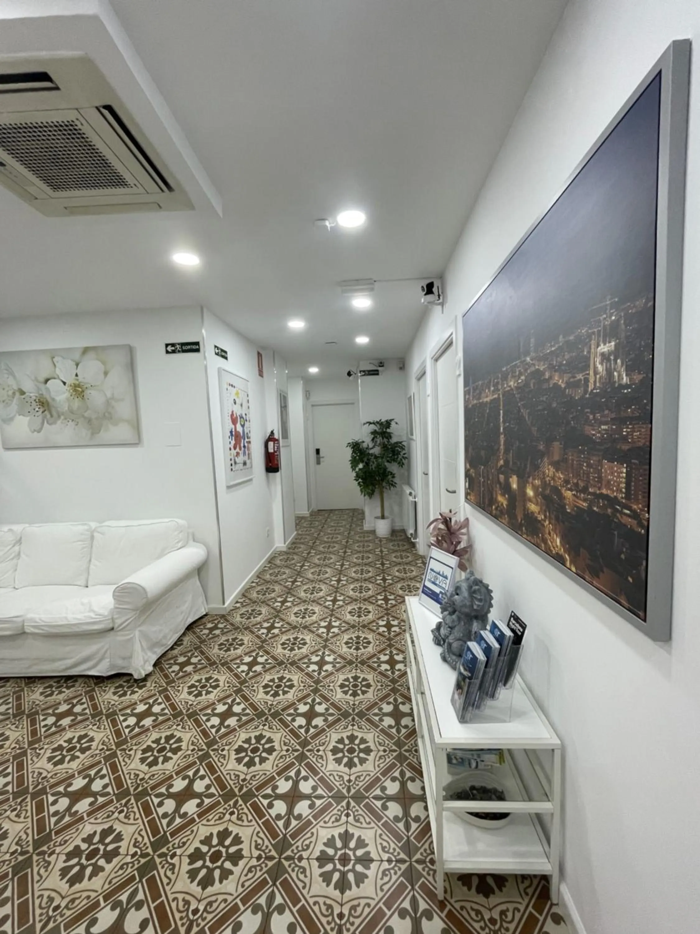 Property building in Hostal Nova Barcelona