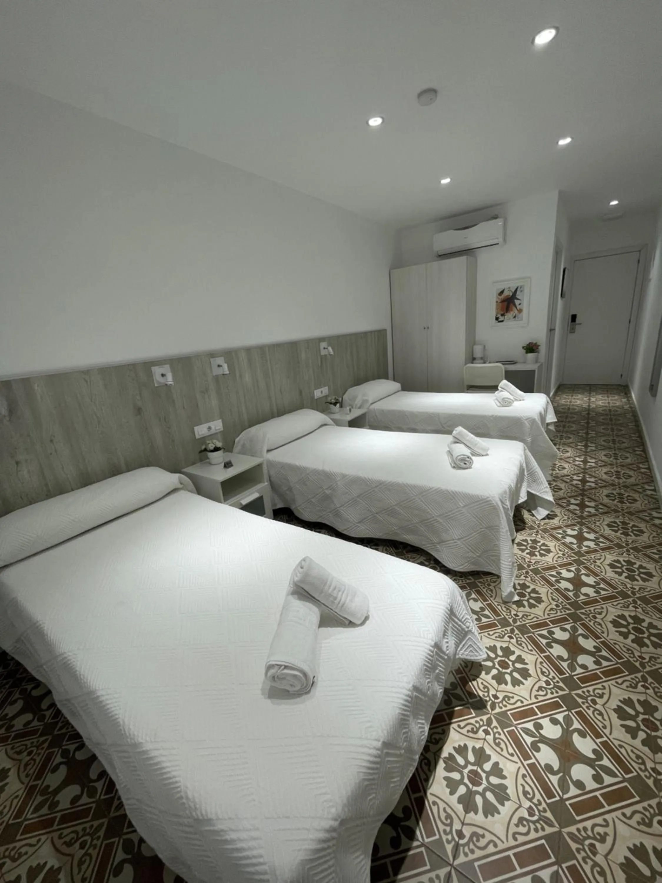 Bed in Hostal Nova Barcelona