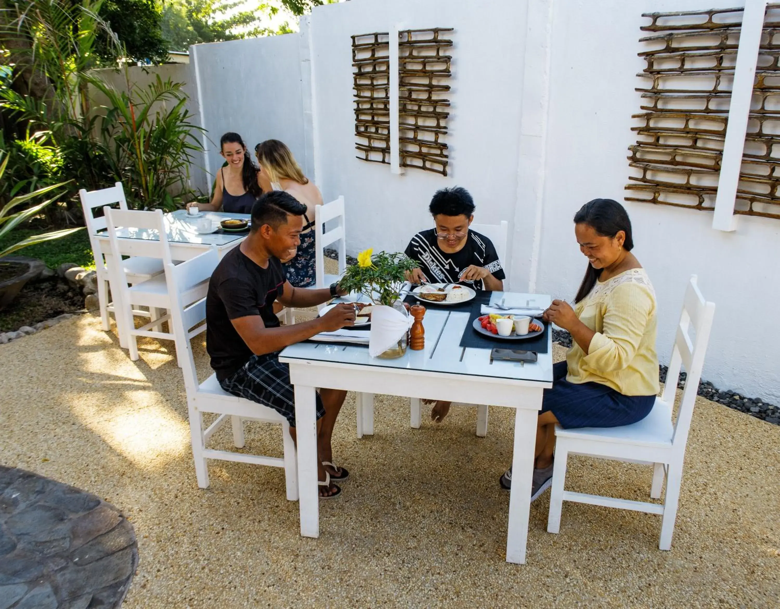 Food and drinks in Liquid Dive Resort