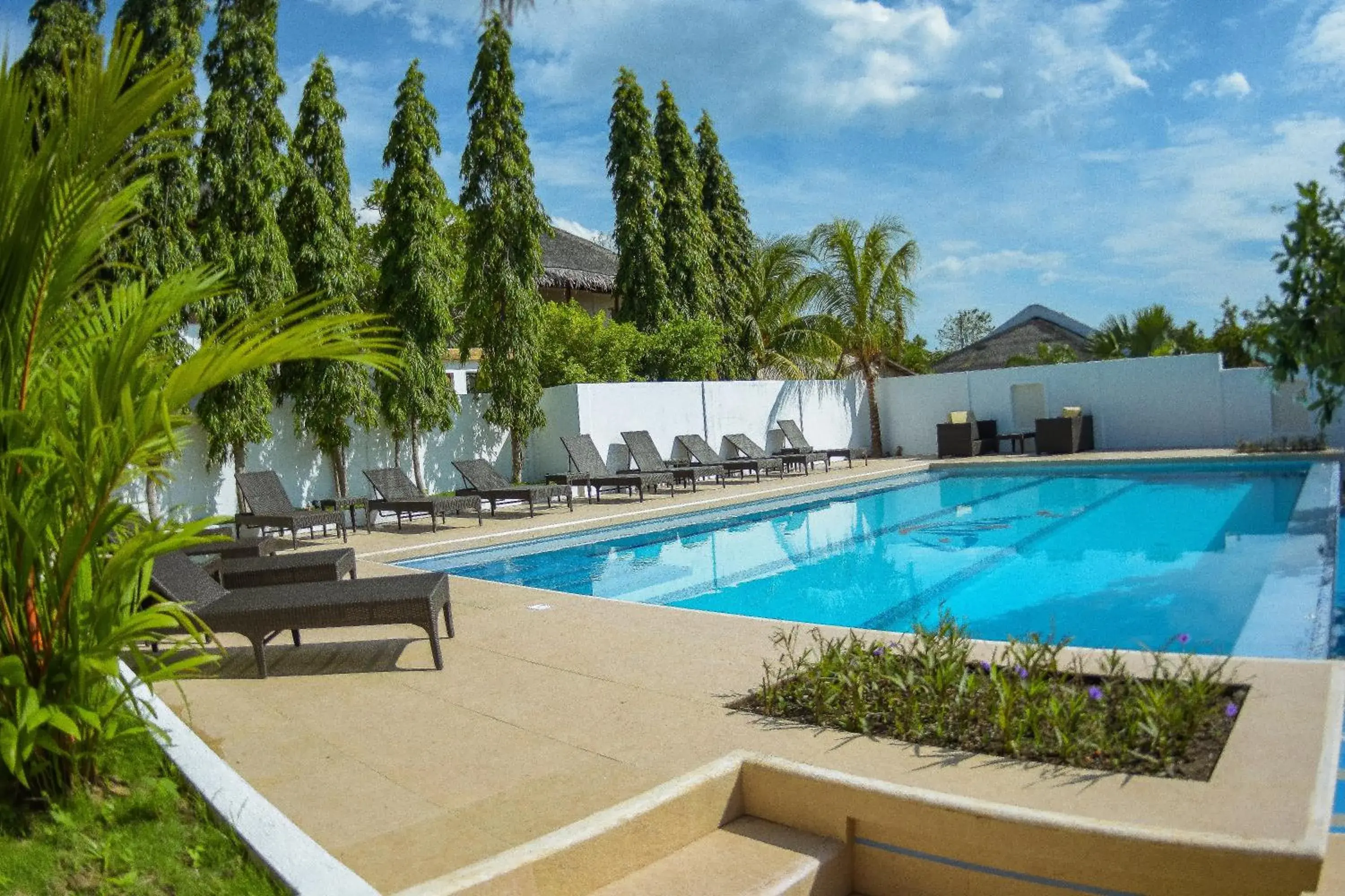 Swimming Pool in Liquid Dive Resort