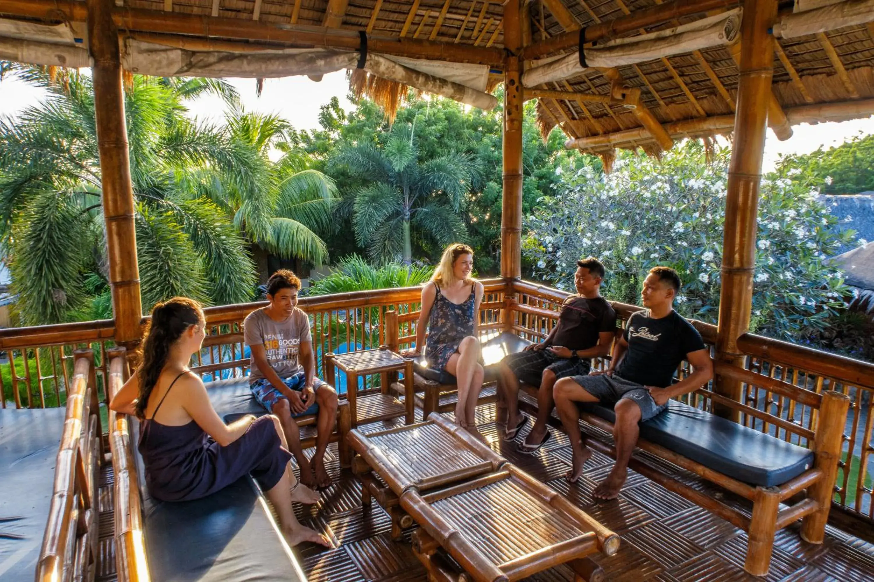 Lounge or bar in Liquid Dive Resort