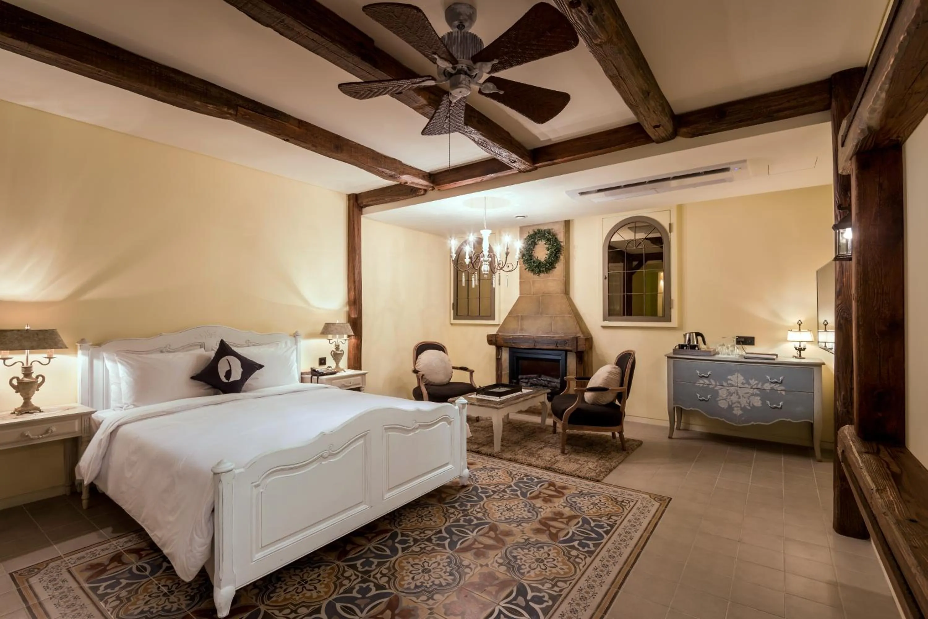 Photo of the whole room, Bed in Hotel The Designers LYJ Gangnam Premier