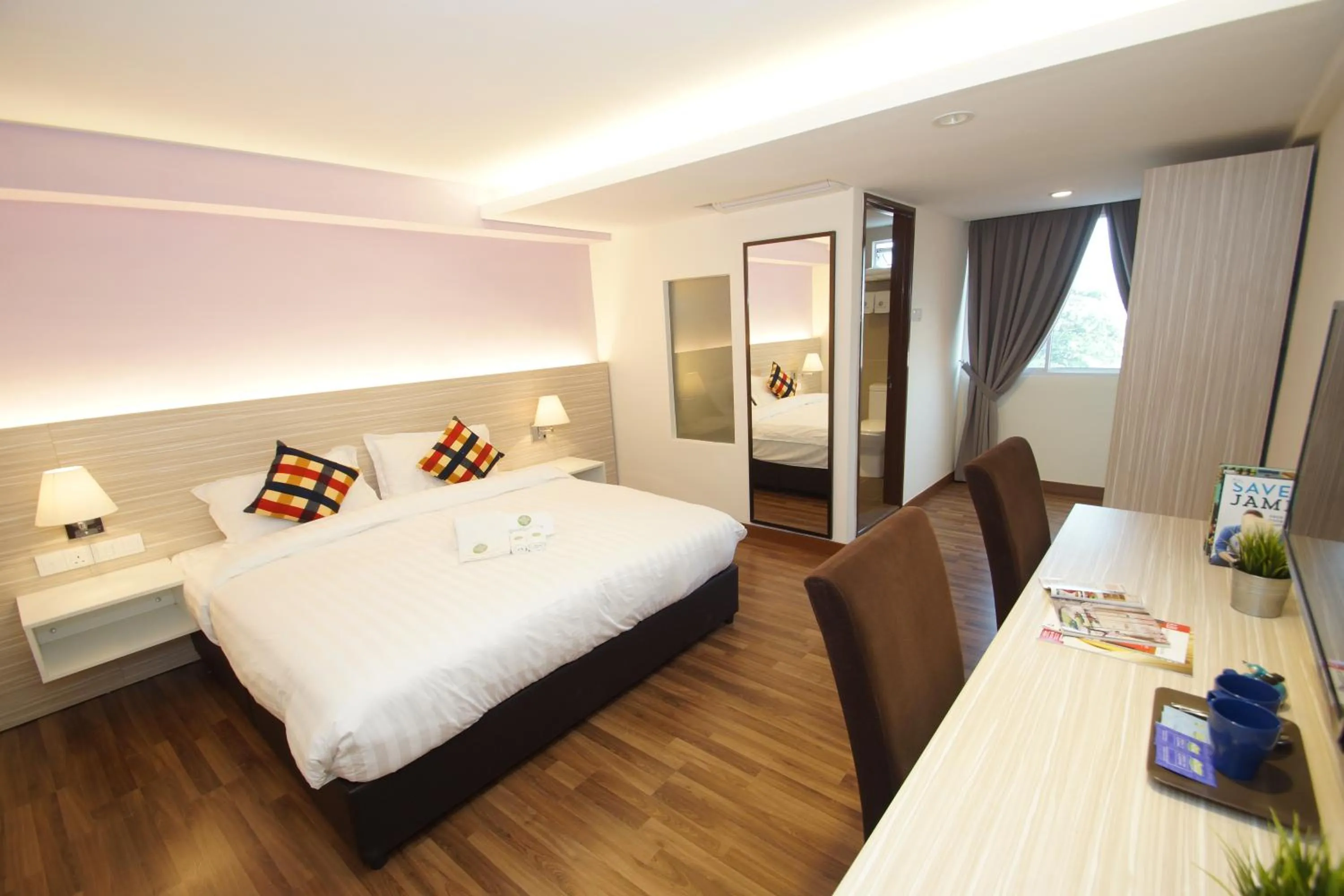 Photo of the whole room, Bed in Good Luck Inn