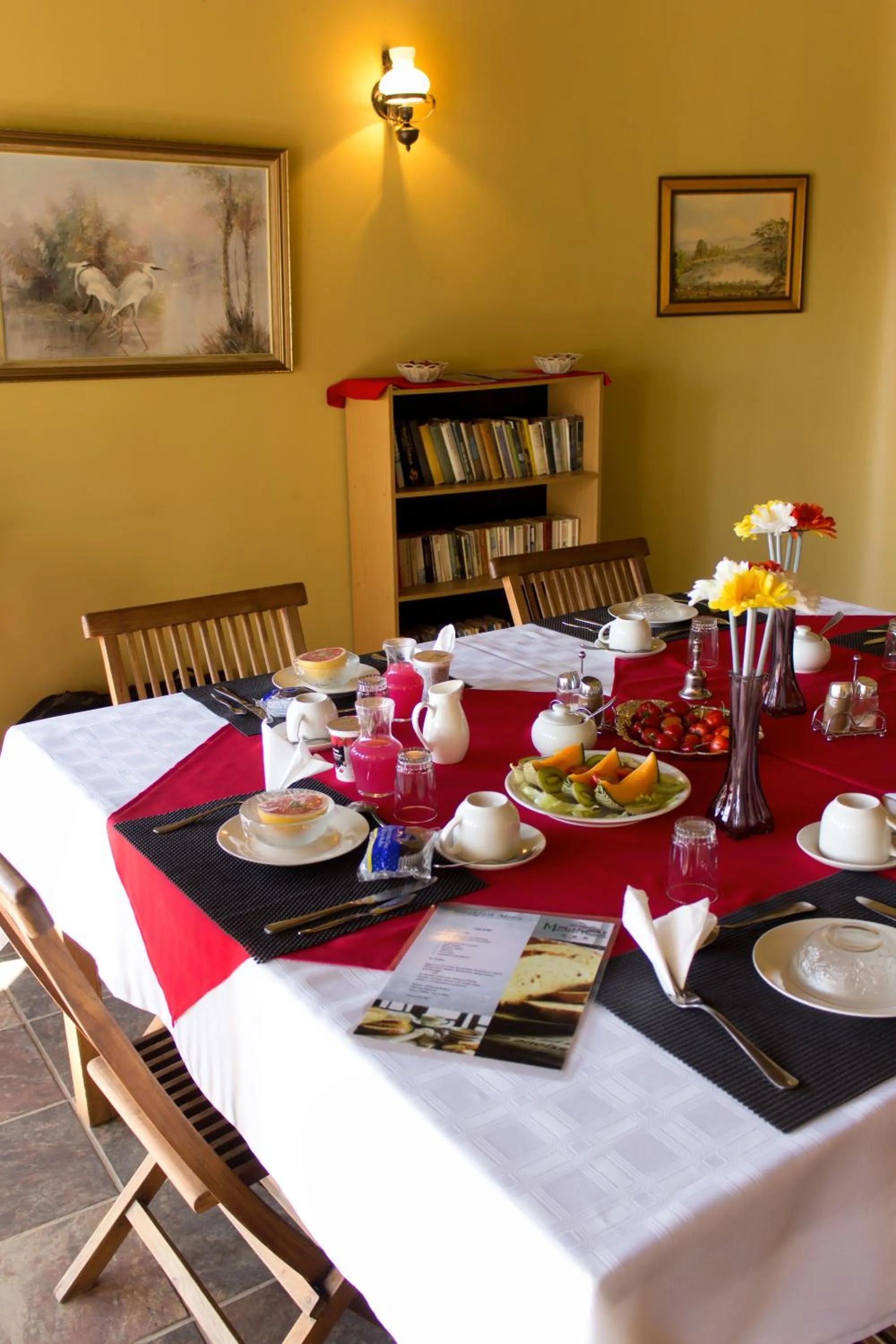 Dining area in Maclear Manor
