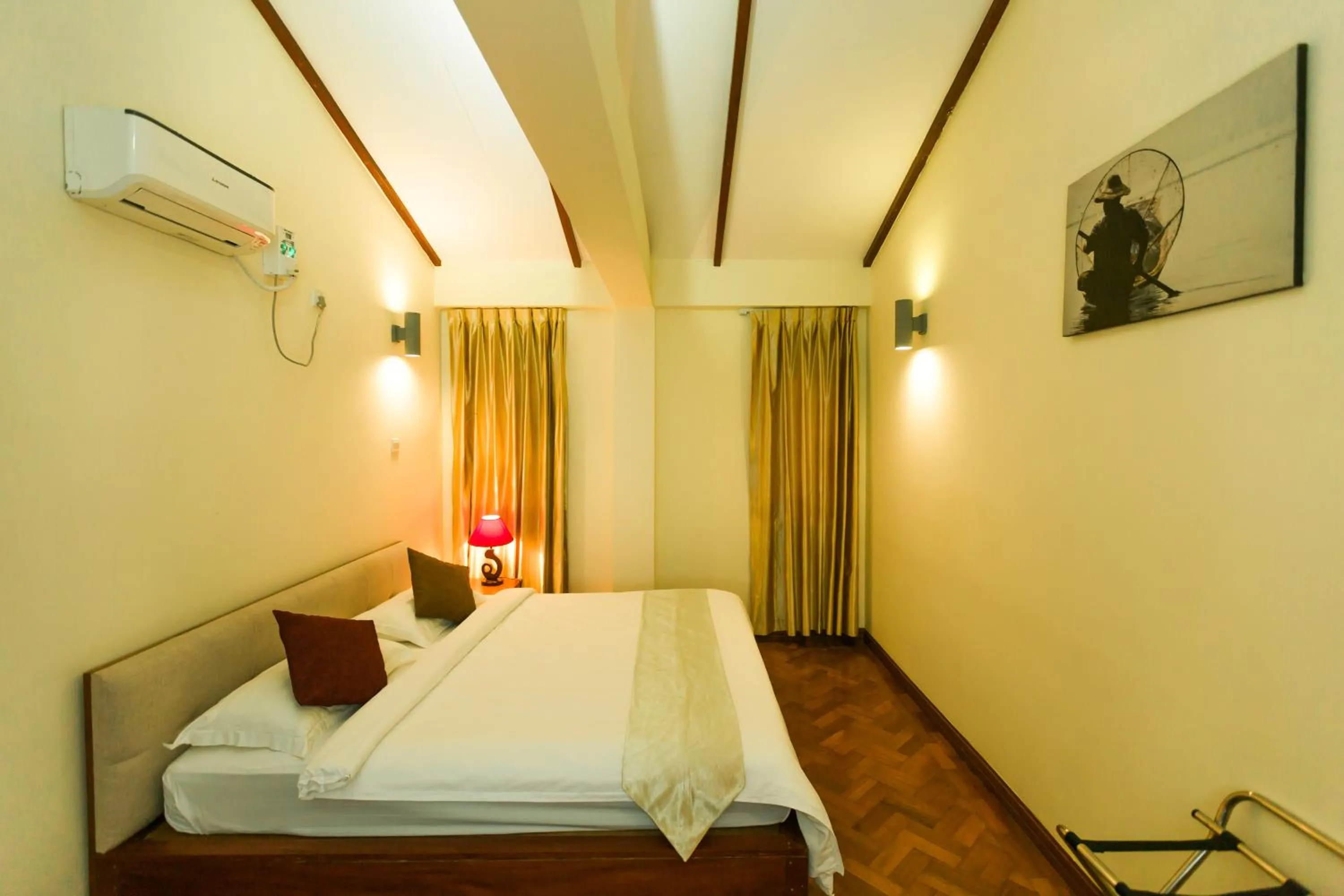 Bed in Ambassador Hill