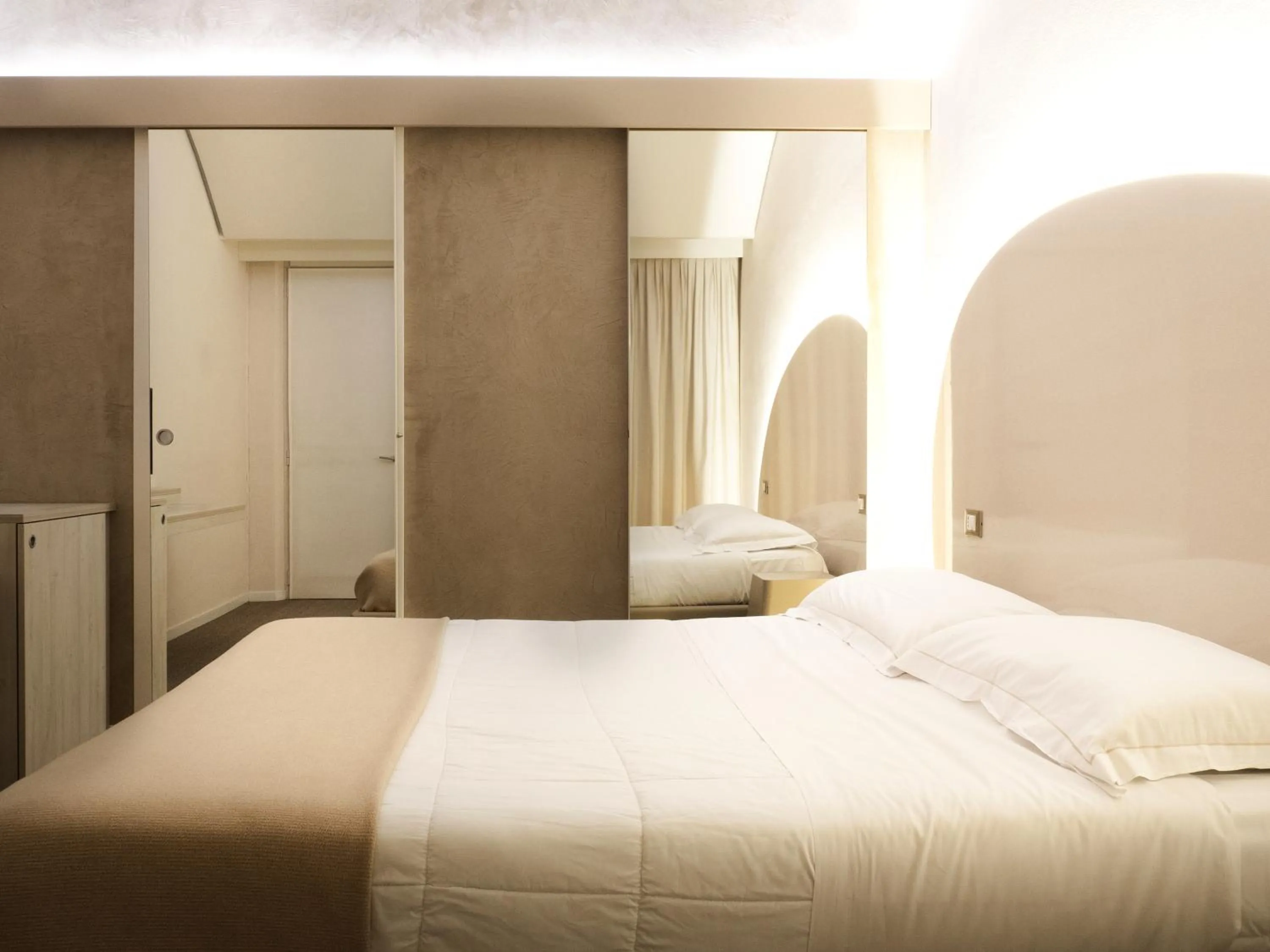 Bed in Dealuna Motel