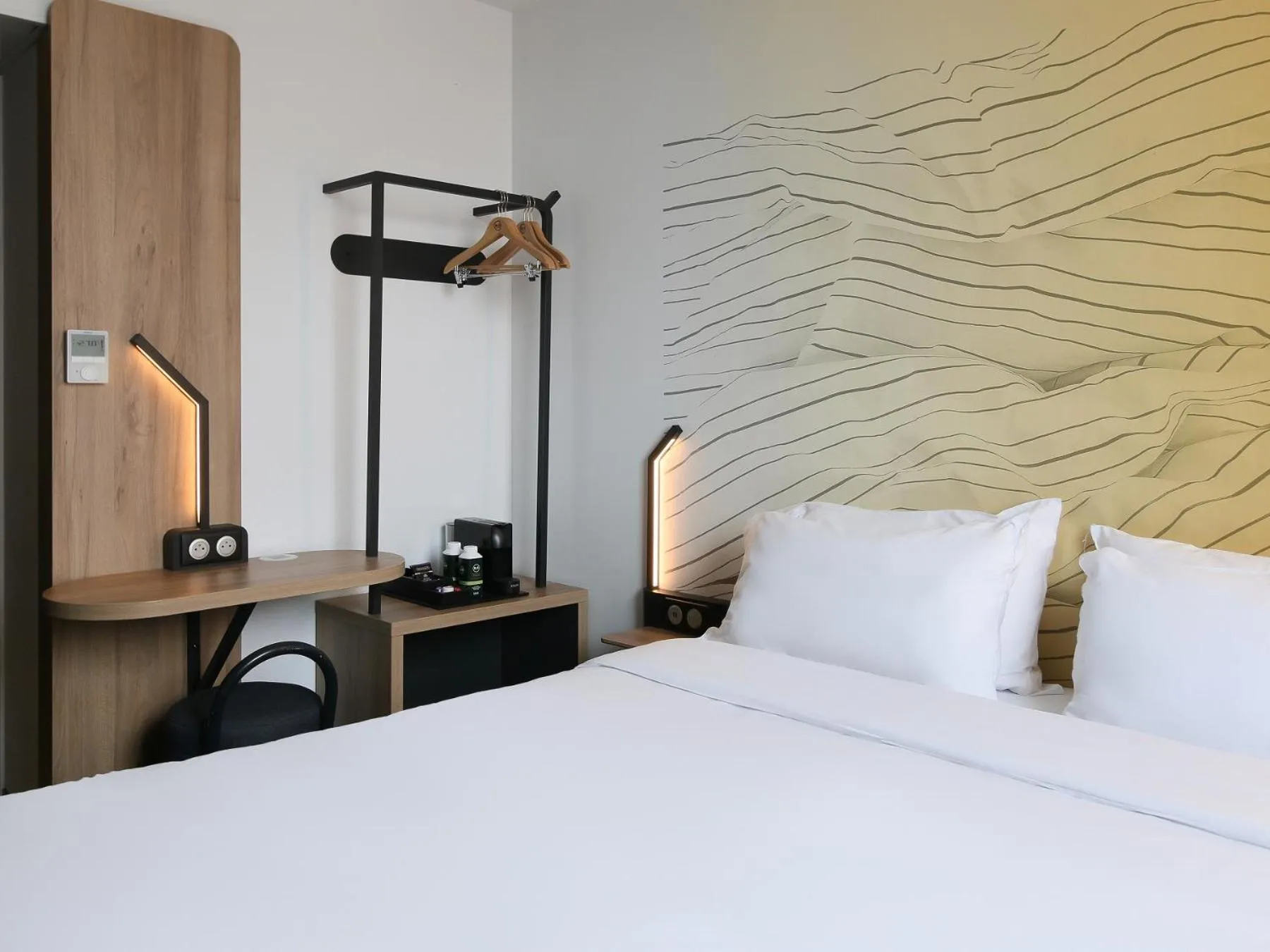 Bedroom, Bed in B&B HOTEL Marseille Prado Vélodrome