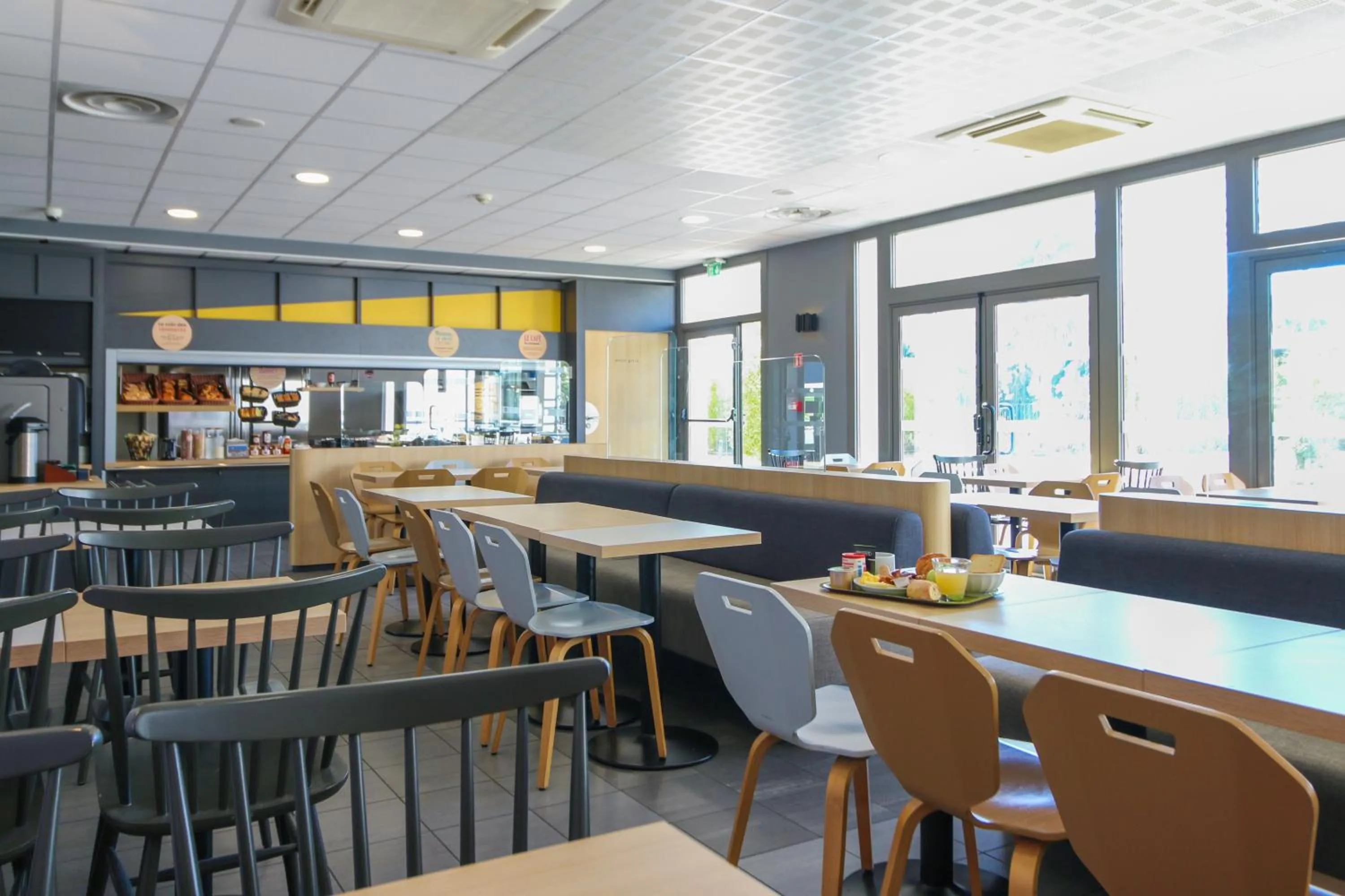 Buffet breakfast in B&B HOTEL Marseille Prado Vélodrome