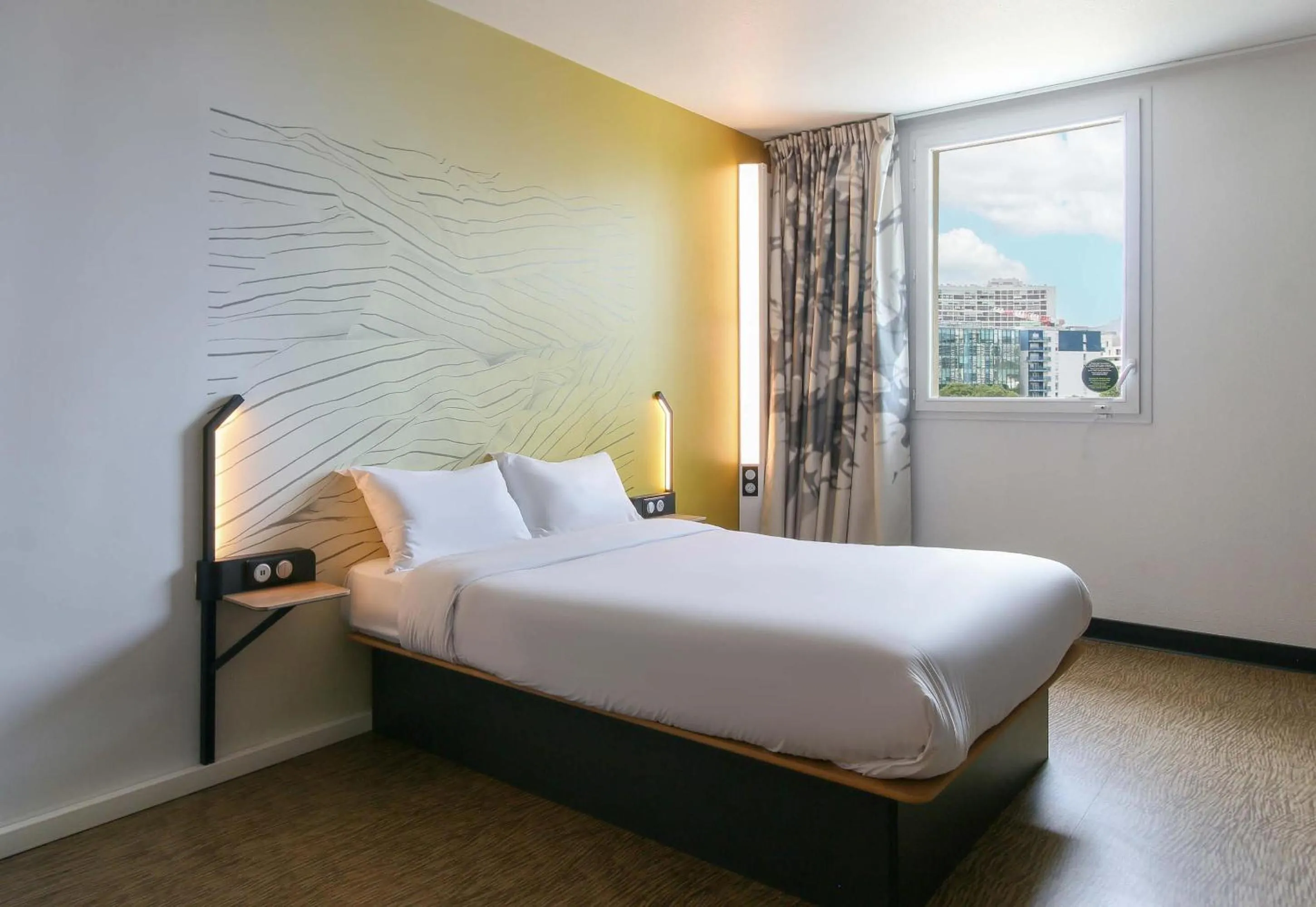 Photo of the whole room, Bed in B&B HOTEL Marseille Prado Vélodrome