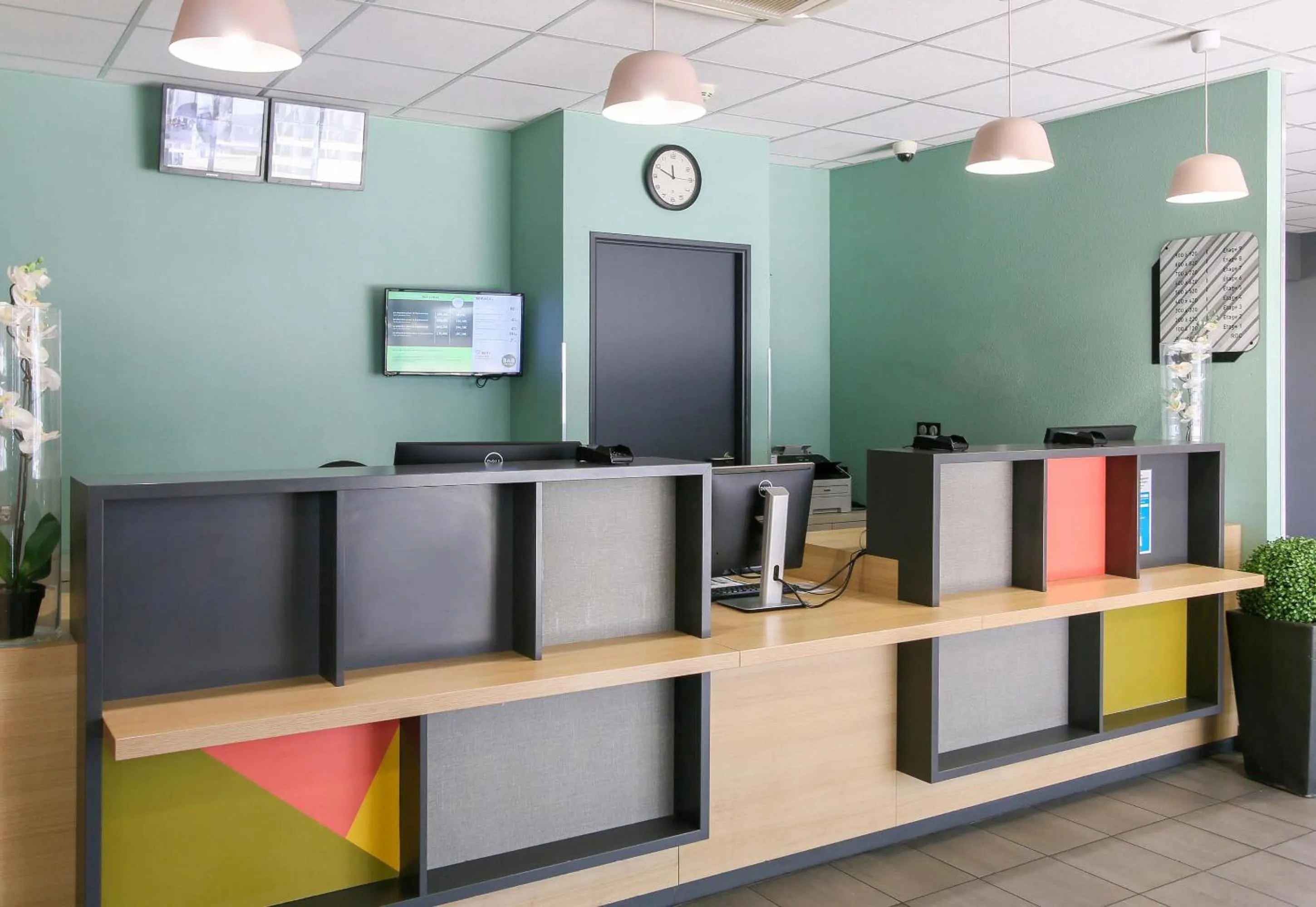 Lobby or reception in B&B HOTEL Marseille Prado Vélodrome