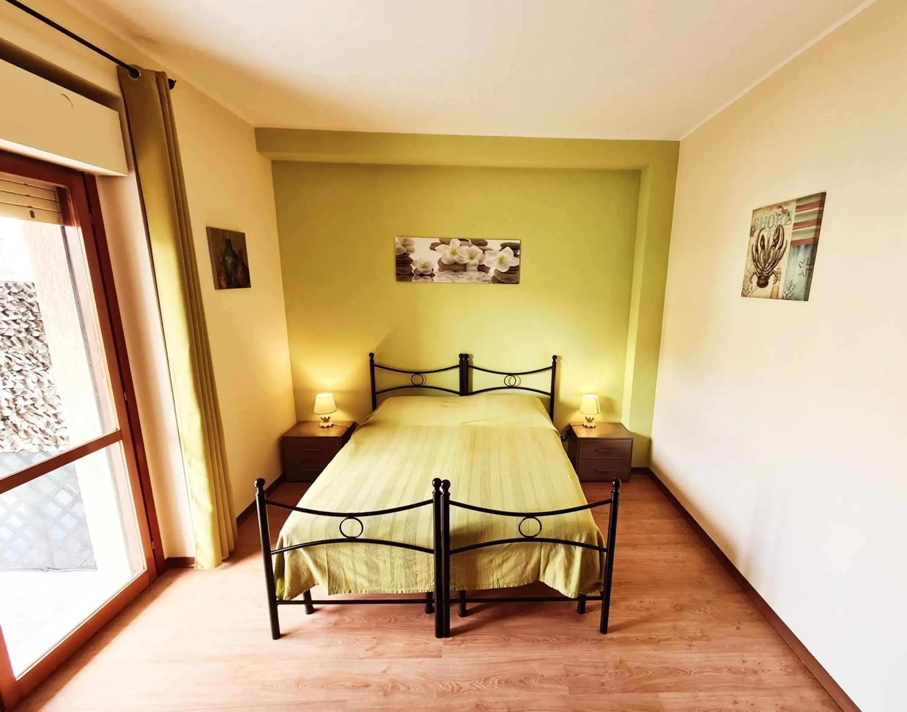 Double Room with Private External Bathroom in Affittacamere Il Terrazzo Di Archimede Double Room with Private External Bathroom in Affittacamere Il Terrazzo Di Archimede