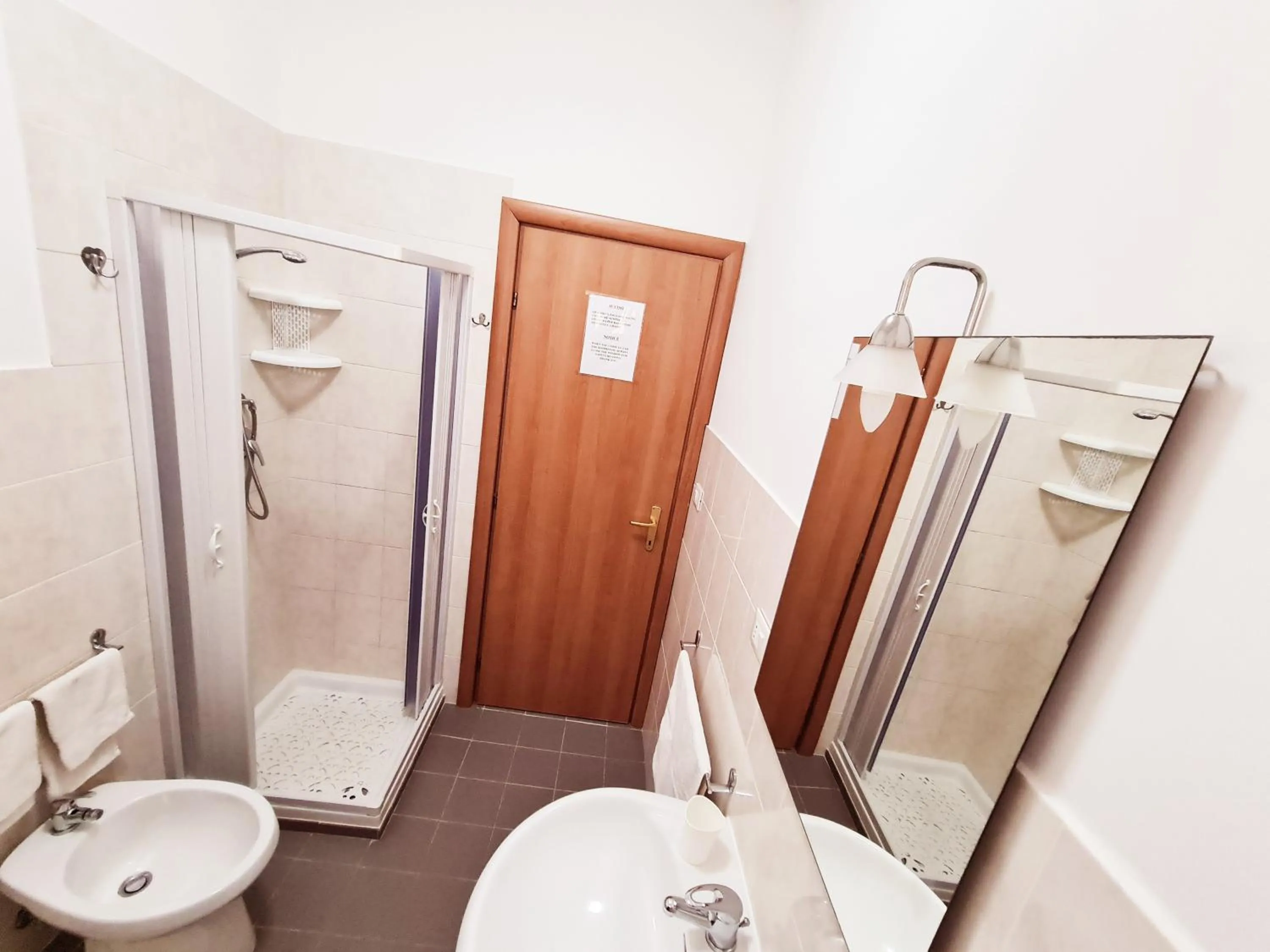 Bathroom in Affittacamere Il Terrazzo Di Archimede