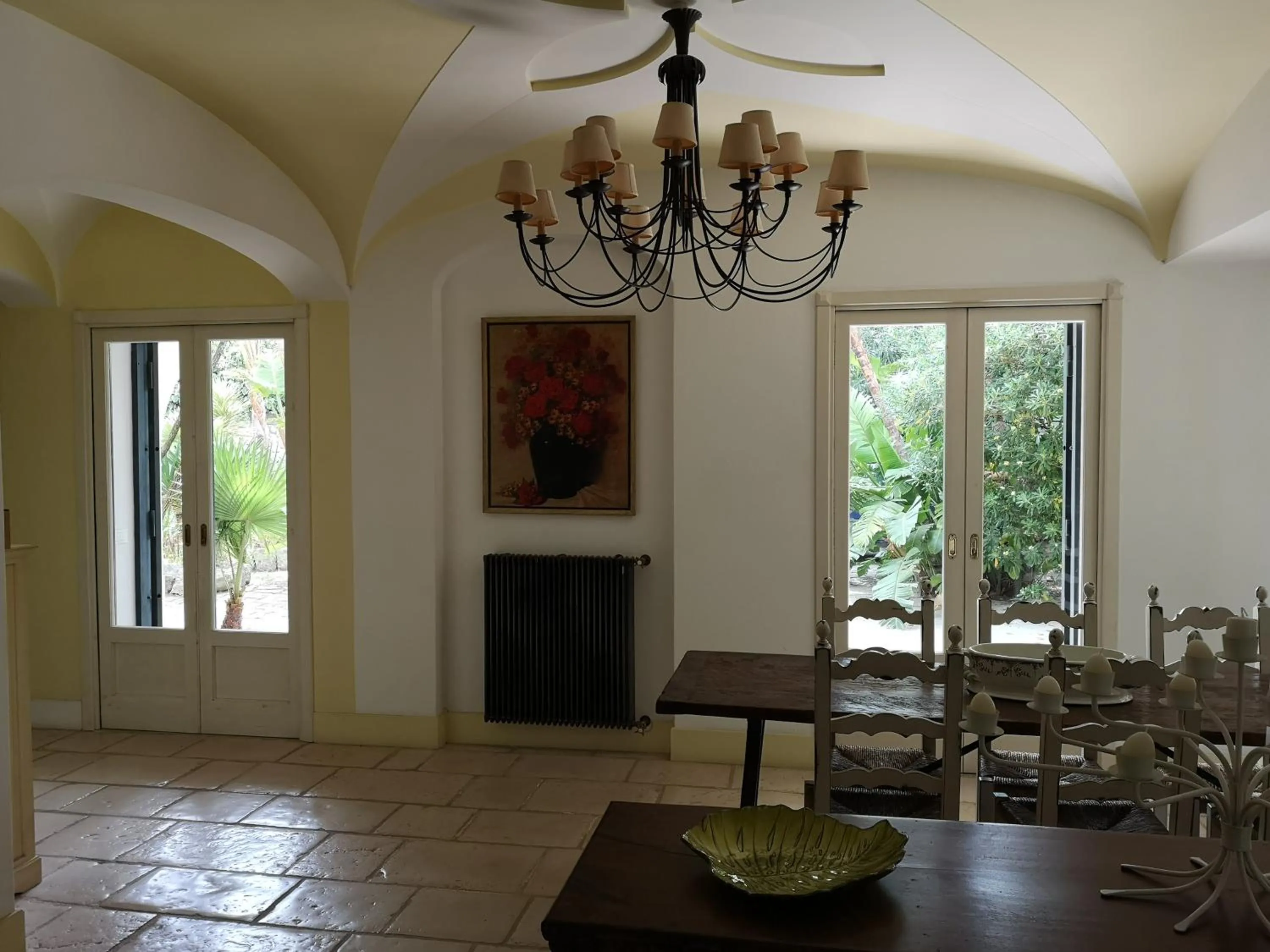 Communal lounge/ TV room in B&B La Salamandra Kitchengarden