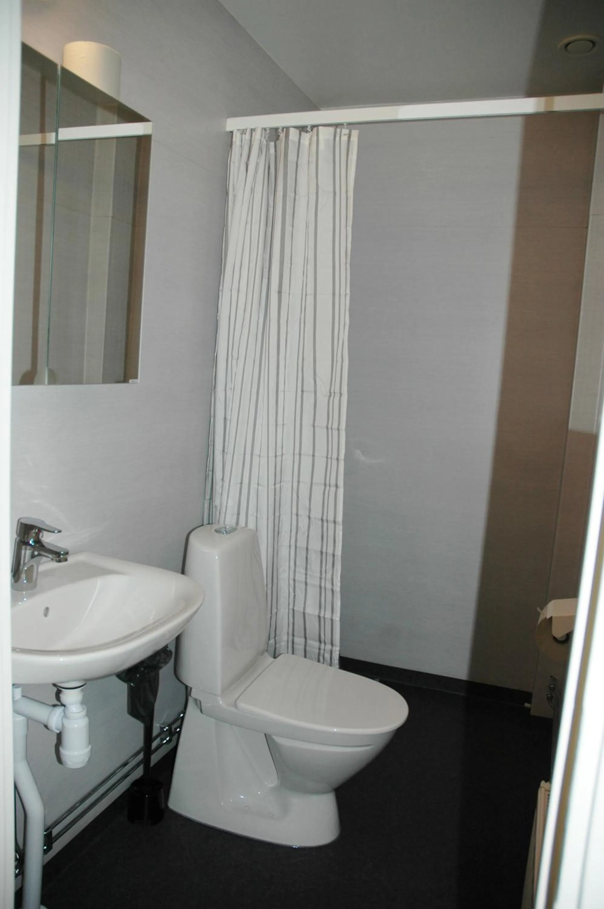 Property building in Valla Folkhögskola