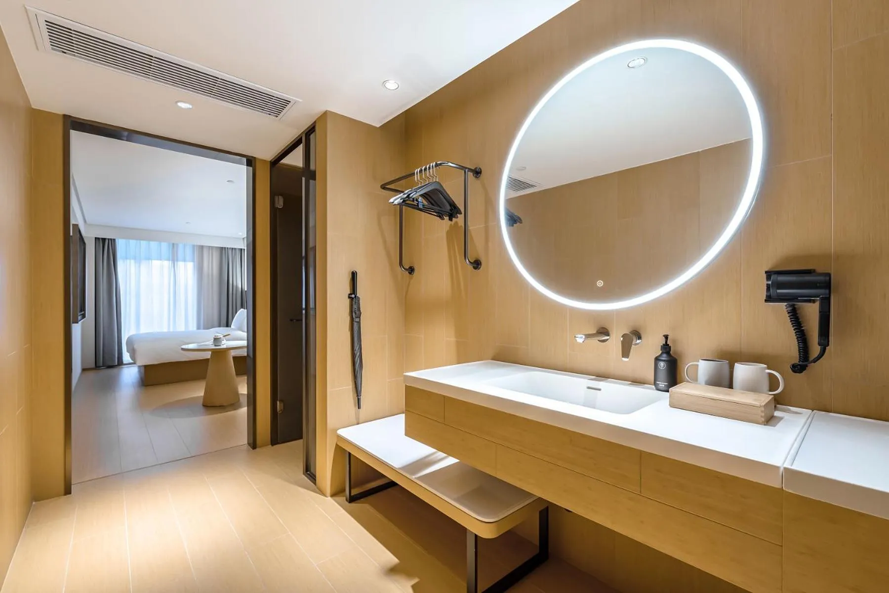 JI Hotel Shanghai Lujiazui World Plaza