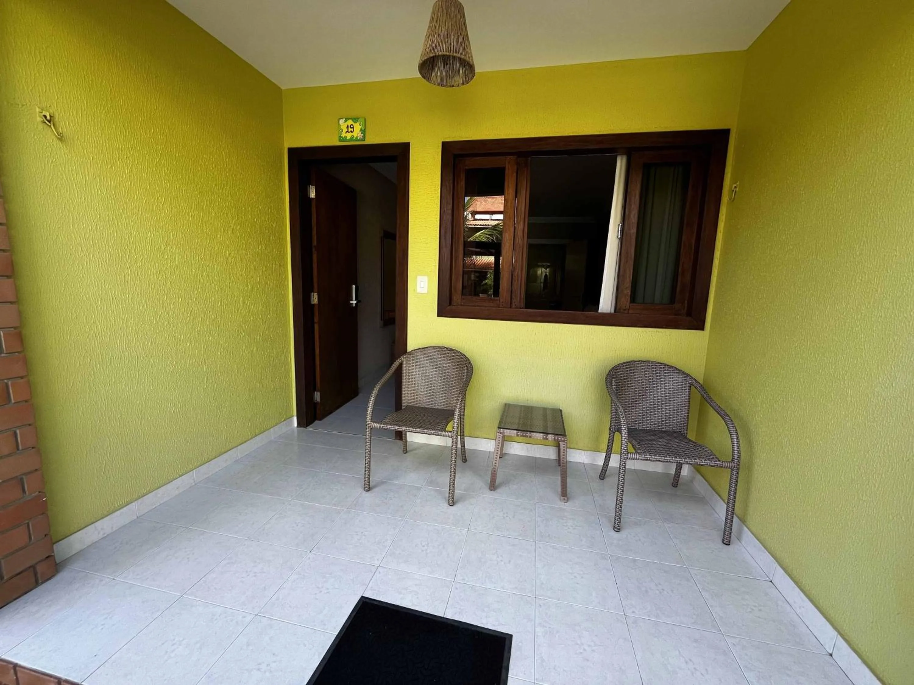 Seating area in Pousada Porto Mar