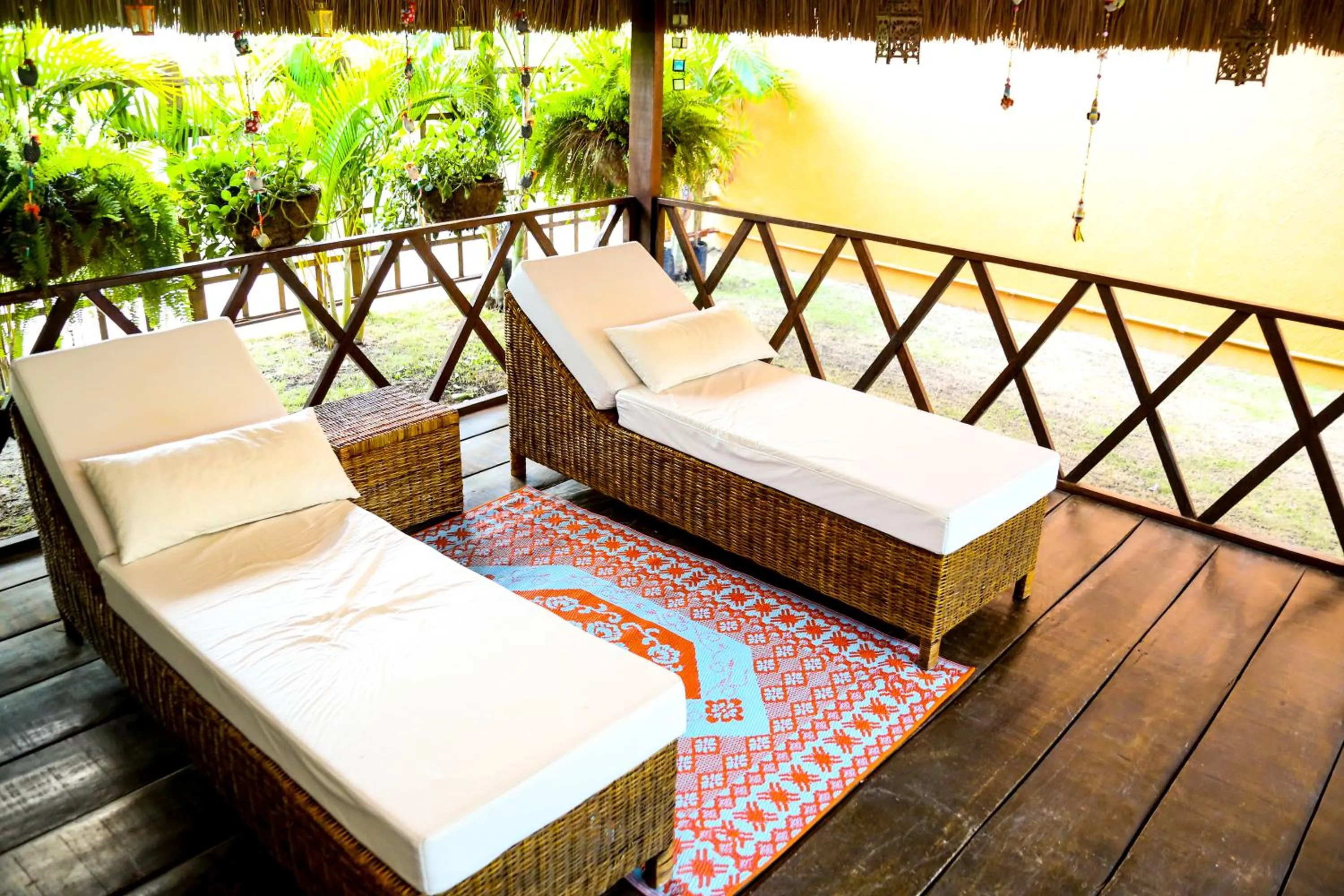 Communal lounge/ TV room in Pousada Porto Mar