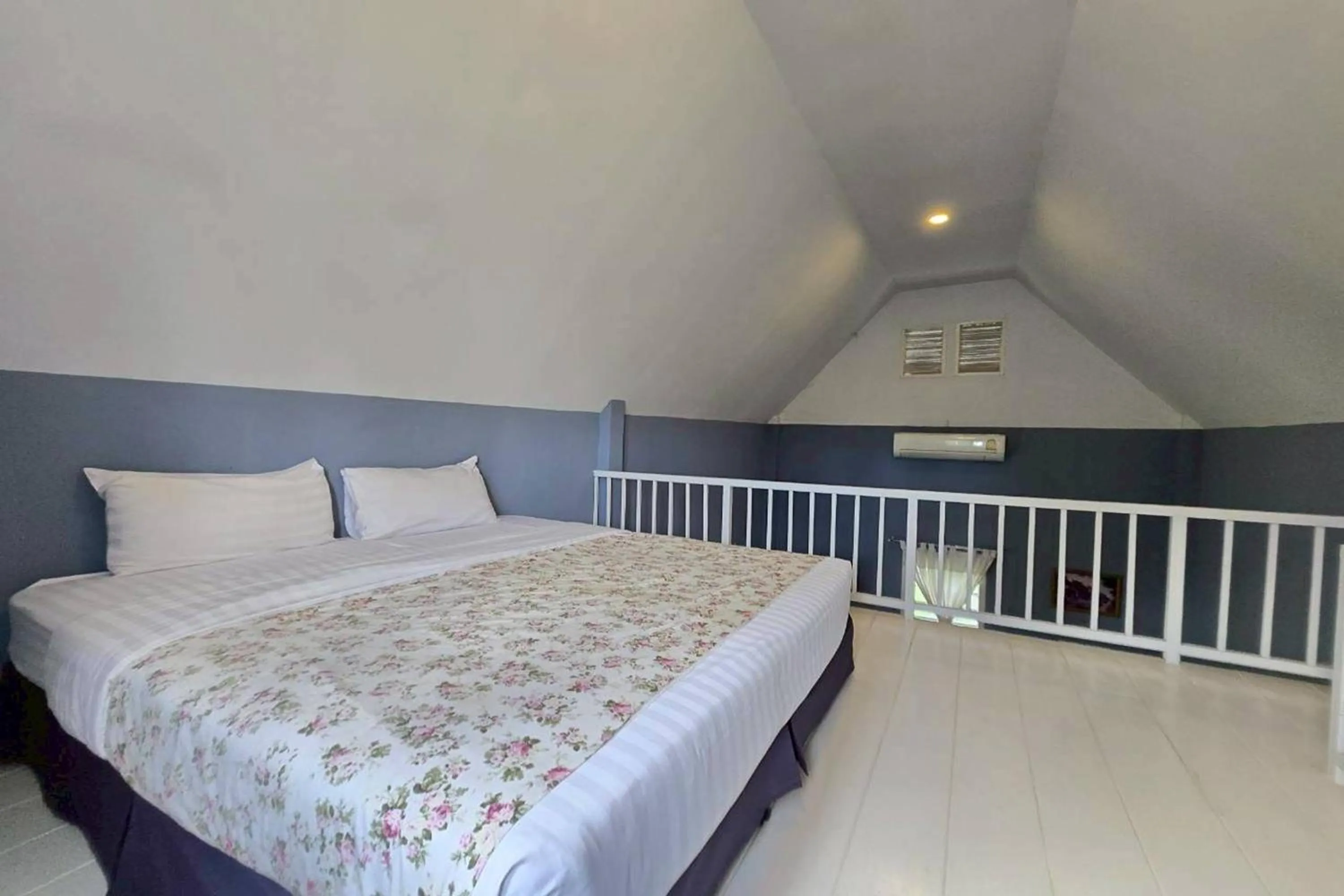 Bed in Doi Tung View Resort