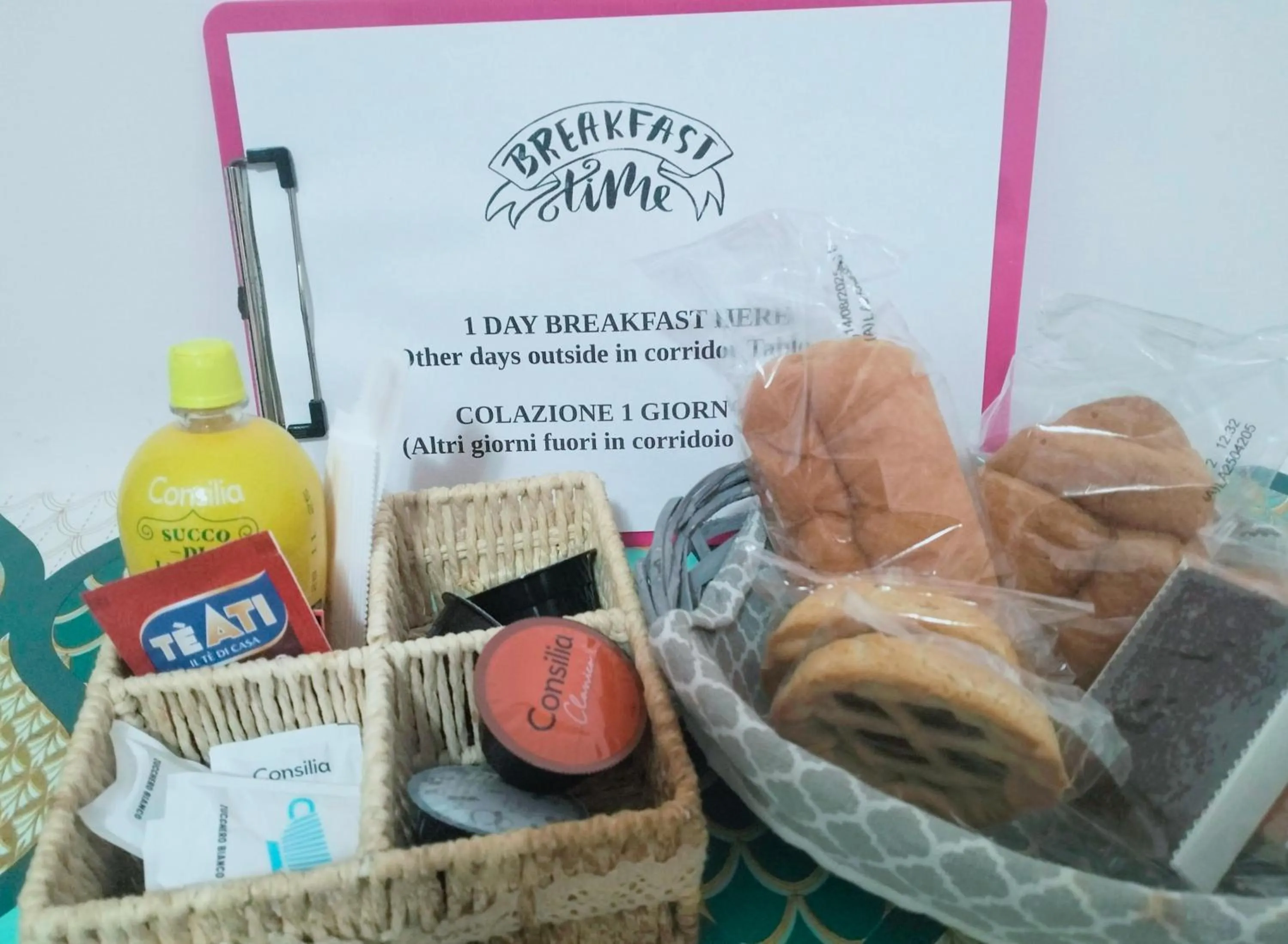 Breakfast in La Perla B & B