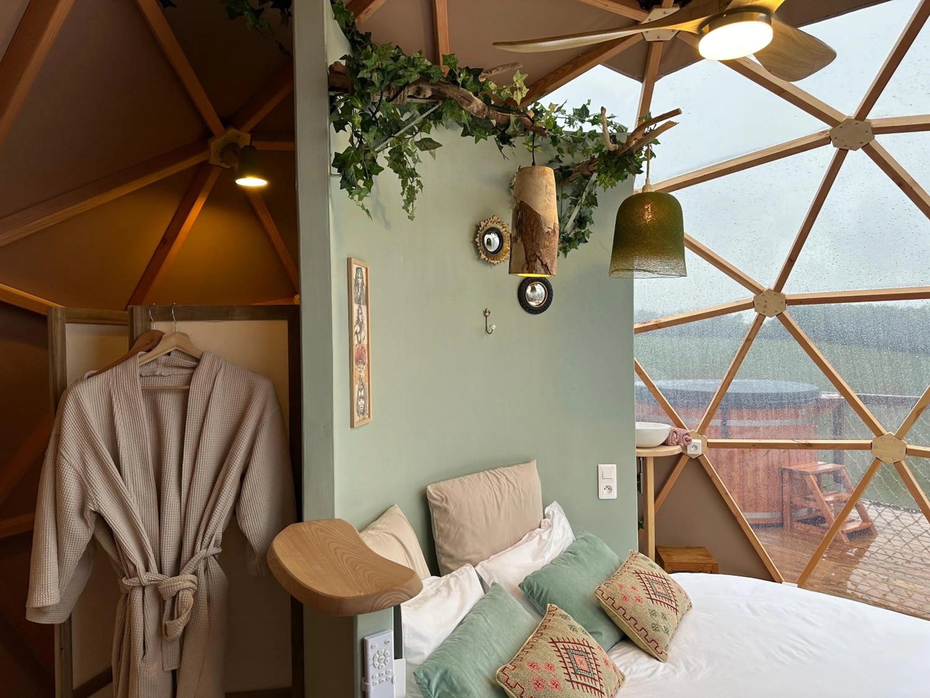 Bed in La Grande Oasis - Logements Atypiques
