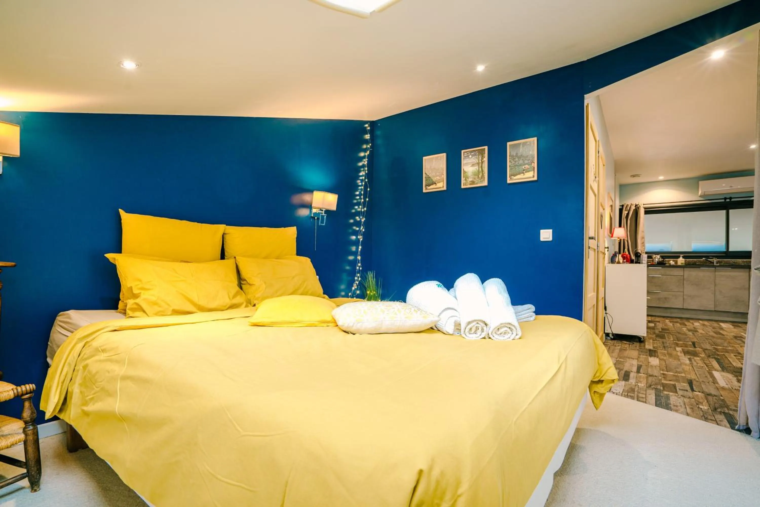 Photo of the whole room in La Grande Oasis - Logements Atypiques