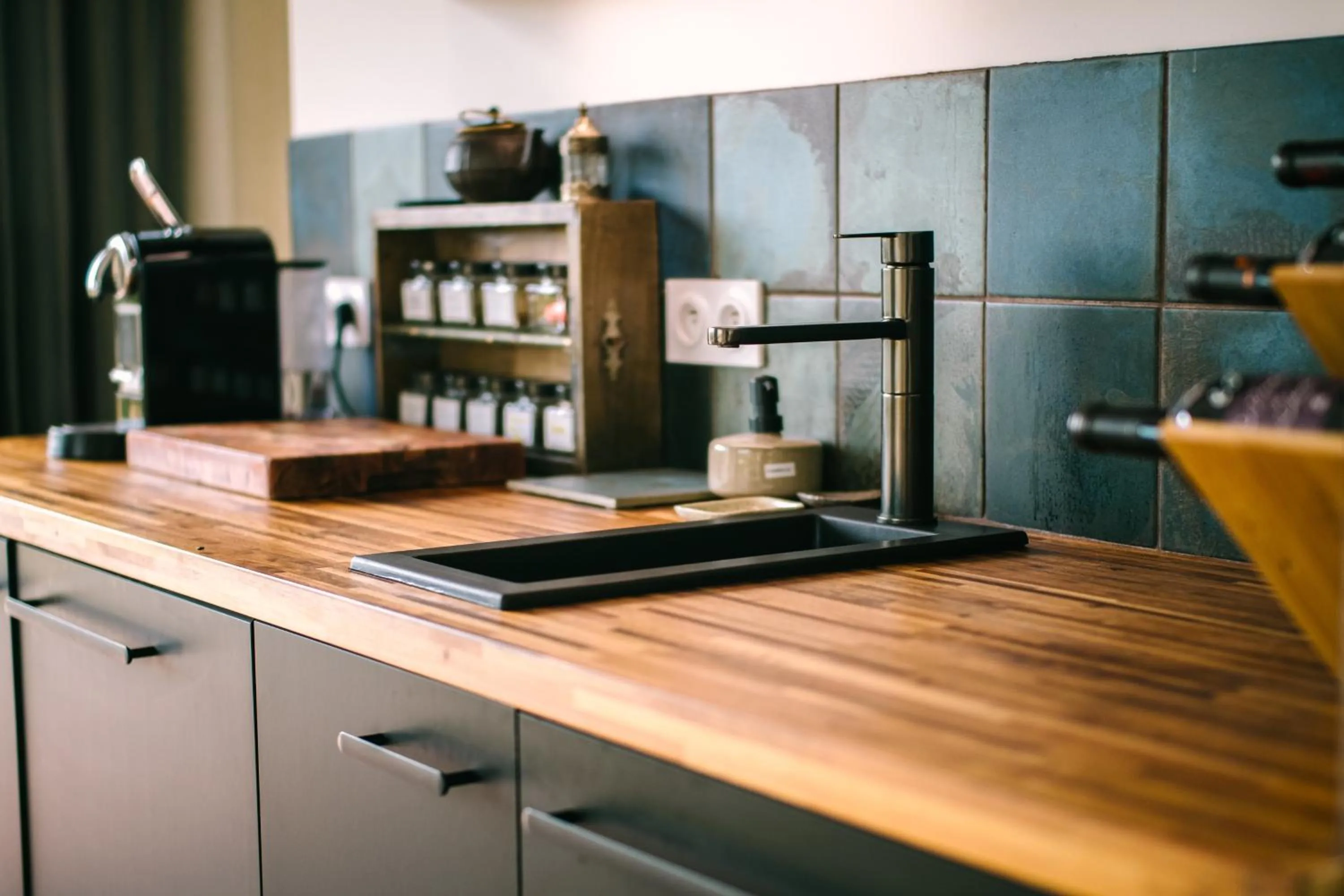 Kitchen or kitchenette in La Grande Oasis - Logements Atypiques