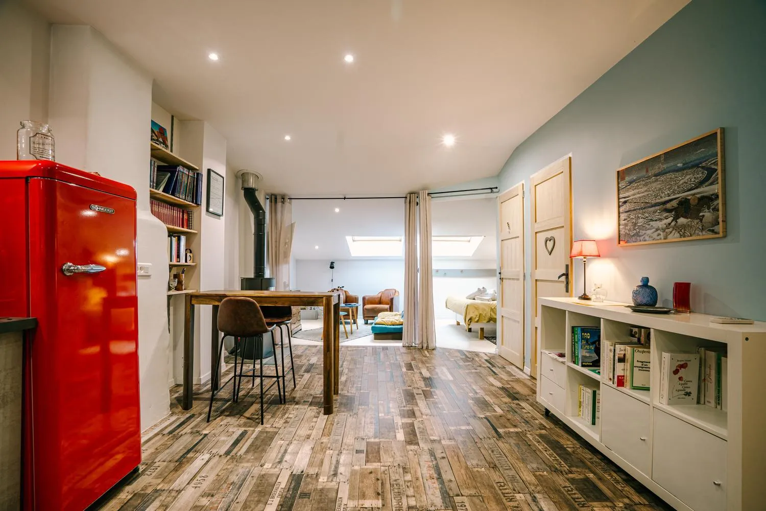 Kitchen or kitchenette in La Grande Oasis - Logements Atypiques