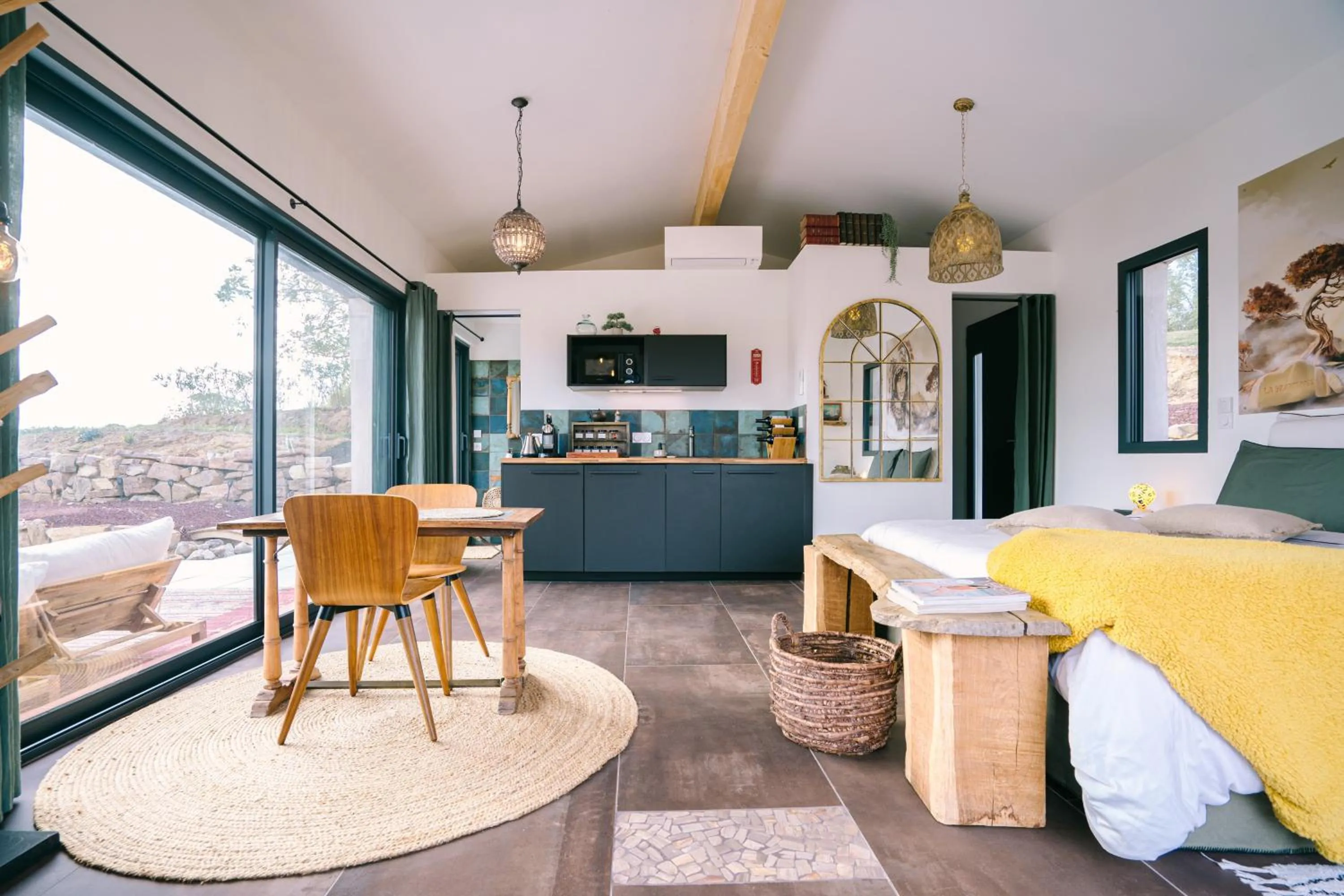 Kitchen or kitchenette in La Grande Oasis - Logements Atypiques