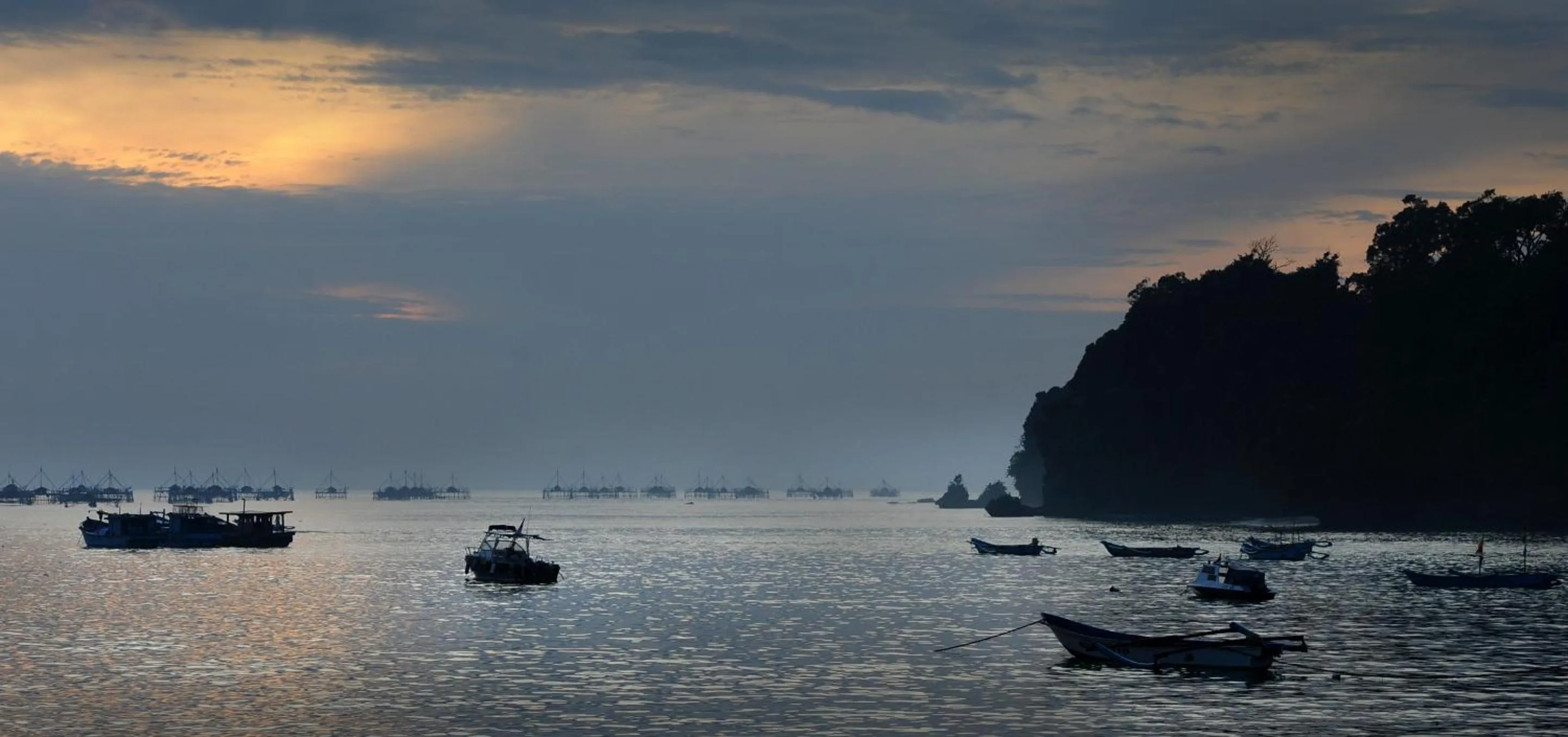 Beach in Surya Kencana Seaside Hotel