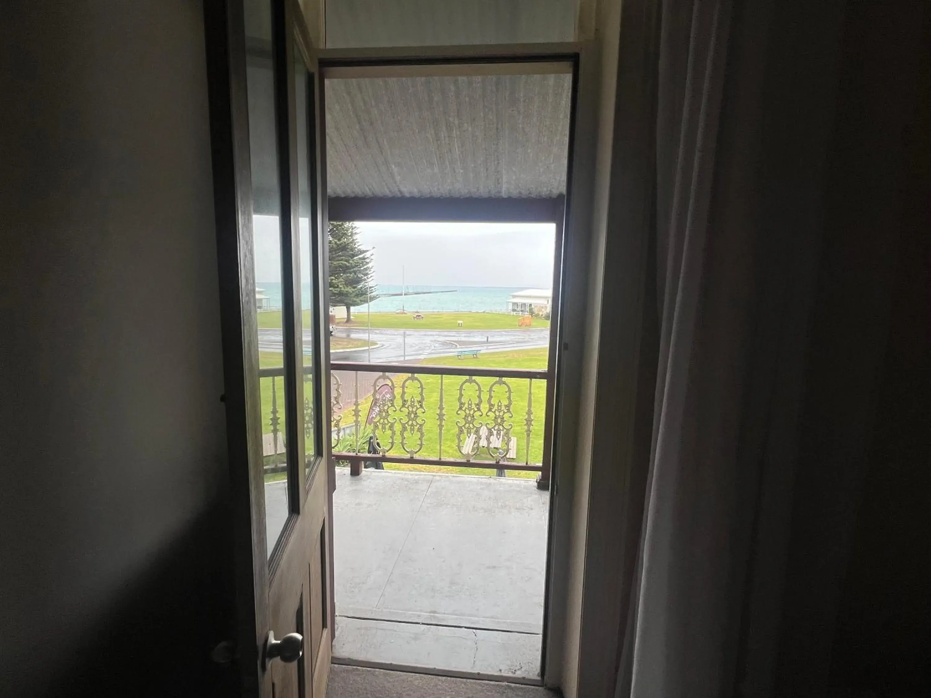Deluxe Triple Room with Sea View in Bompas At Beachport Deluxe Triple Room with Sea View in Bompas At Beachport