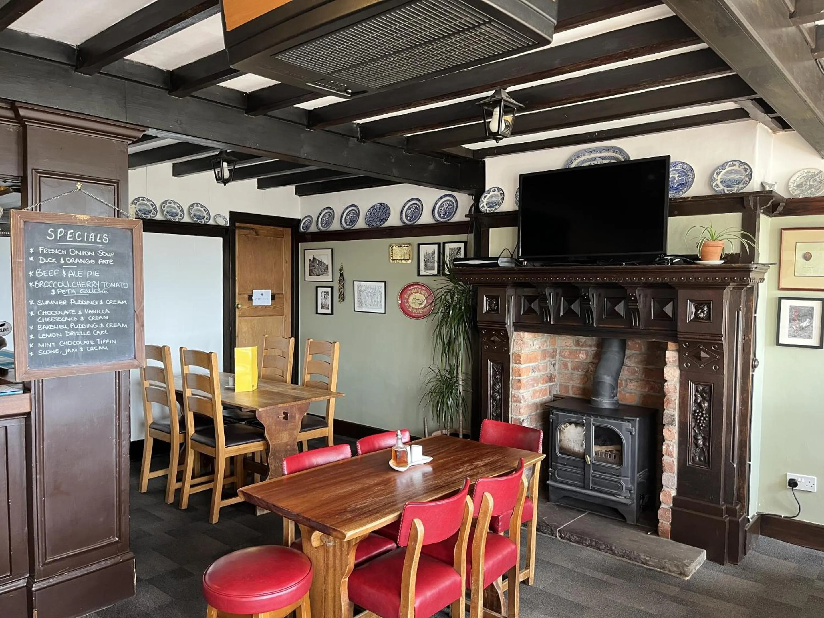 Lounge or bar in Lathkil Hotel