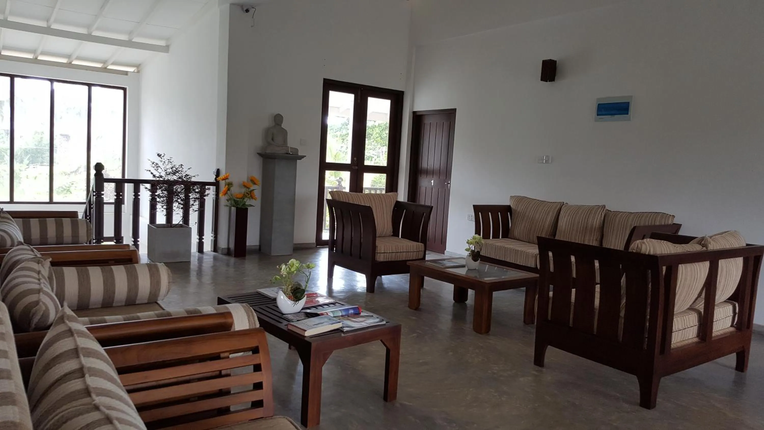 Communal lounge/ TV room in Santori Unawatuna