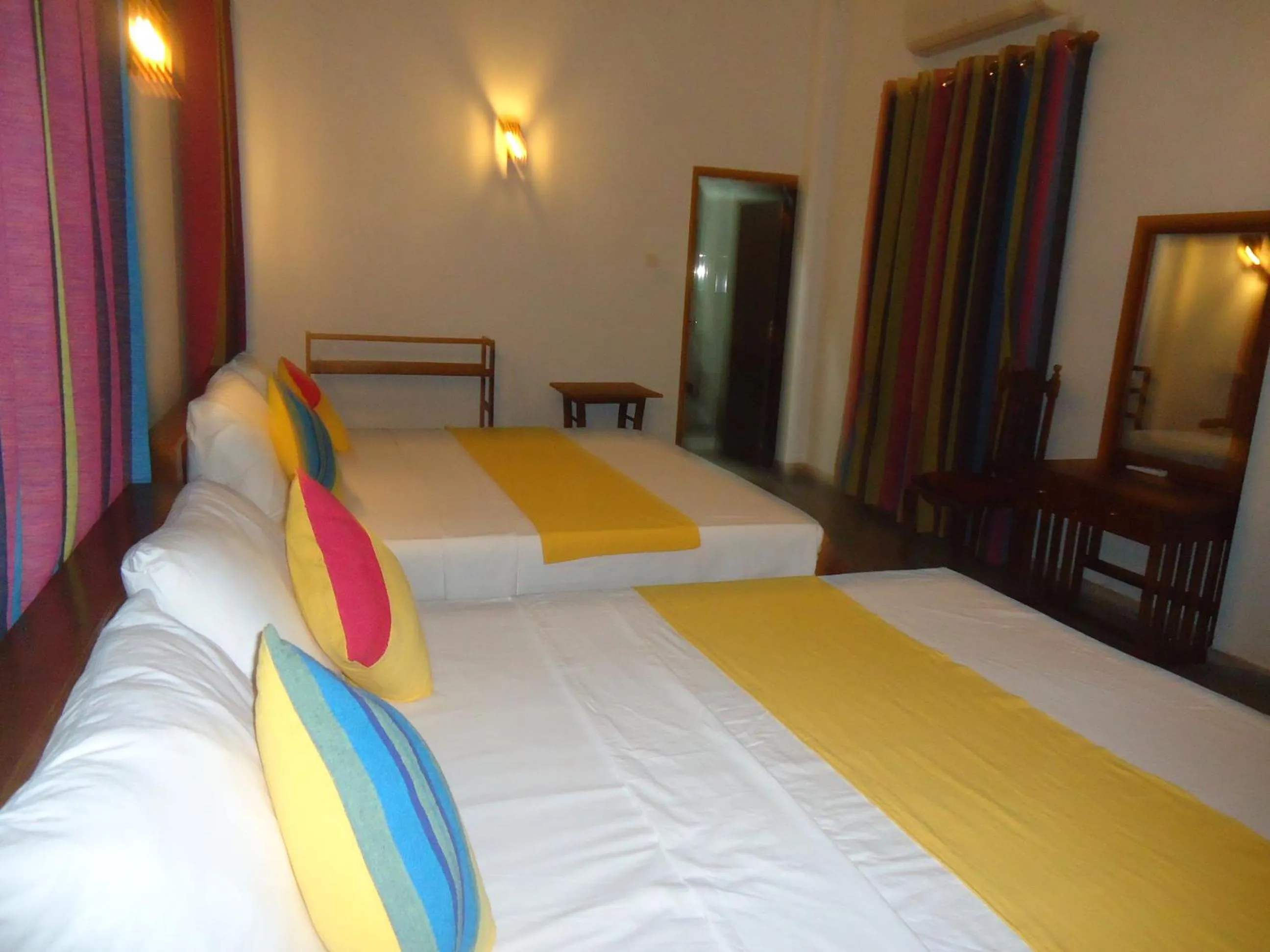 Photo of the whole room, Bed in Santori Unawatuna