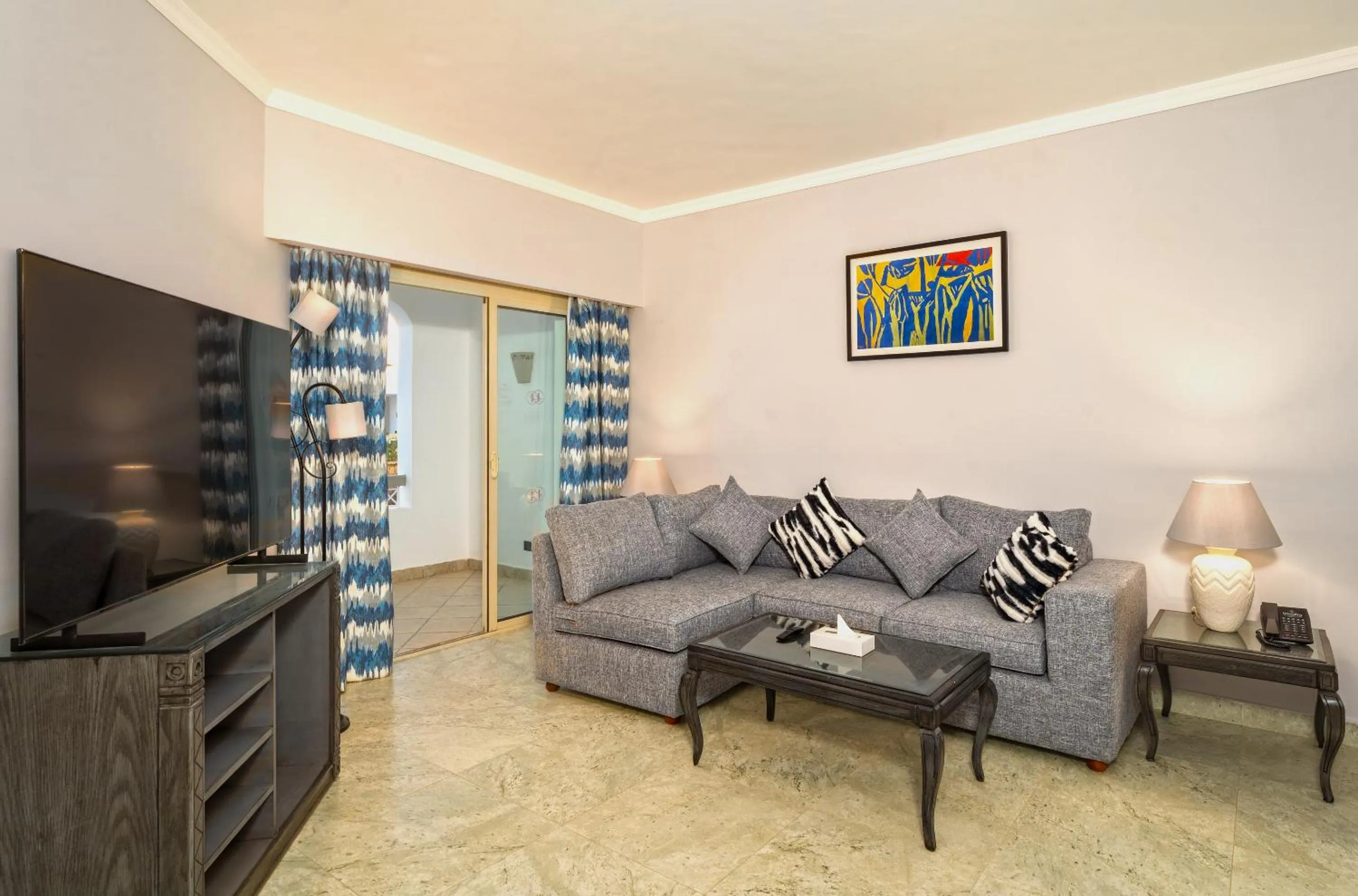 Invidia Coral Beach Tiran