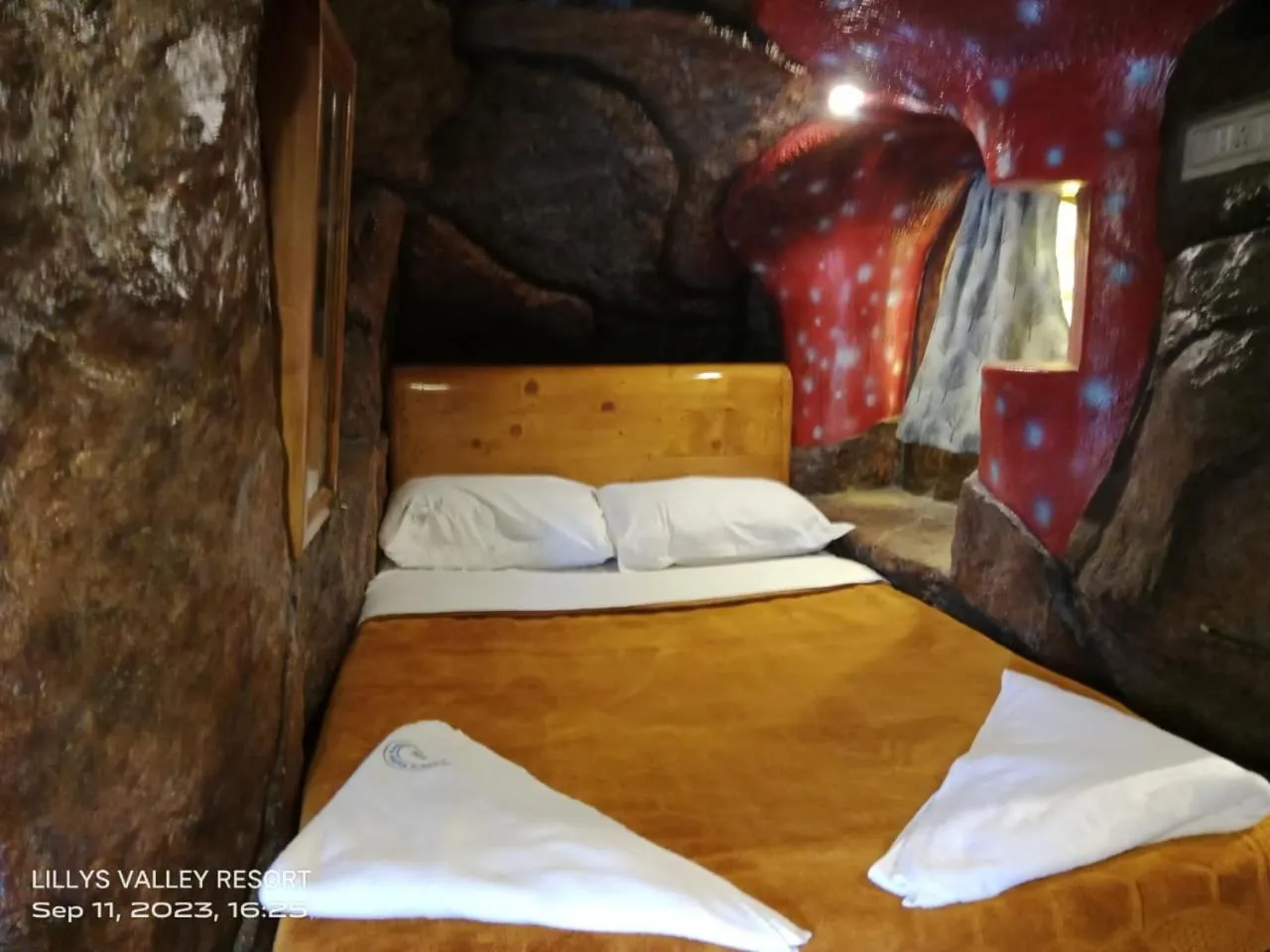 Bed in Lilly's Valley Resort