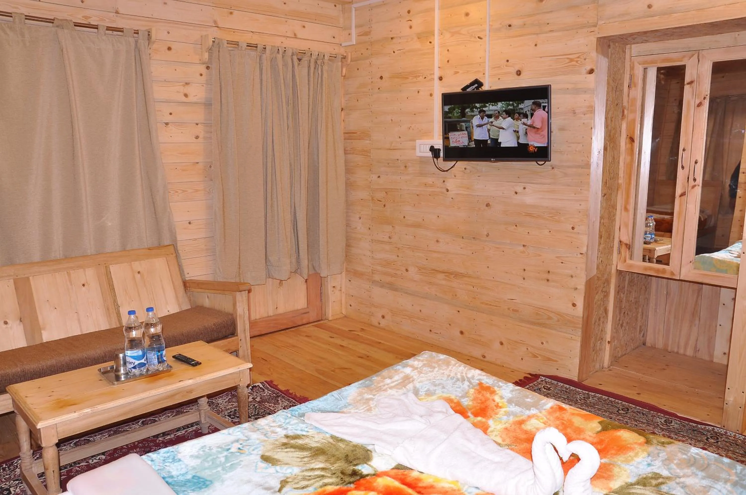 Bed in Lilly's Valley Resort