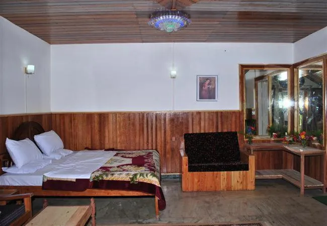 Photo of the whole room in Lilly's Valley Resort