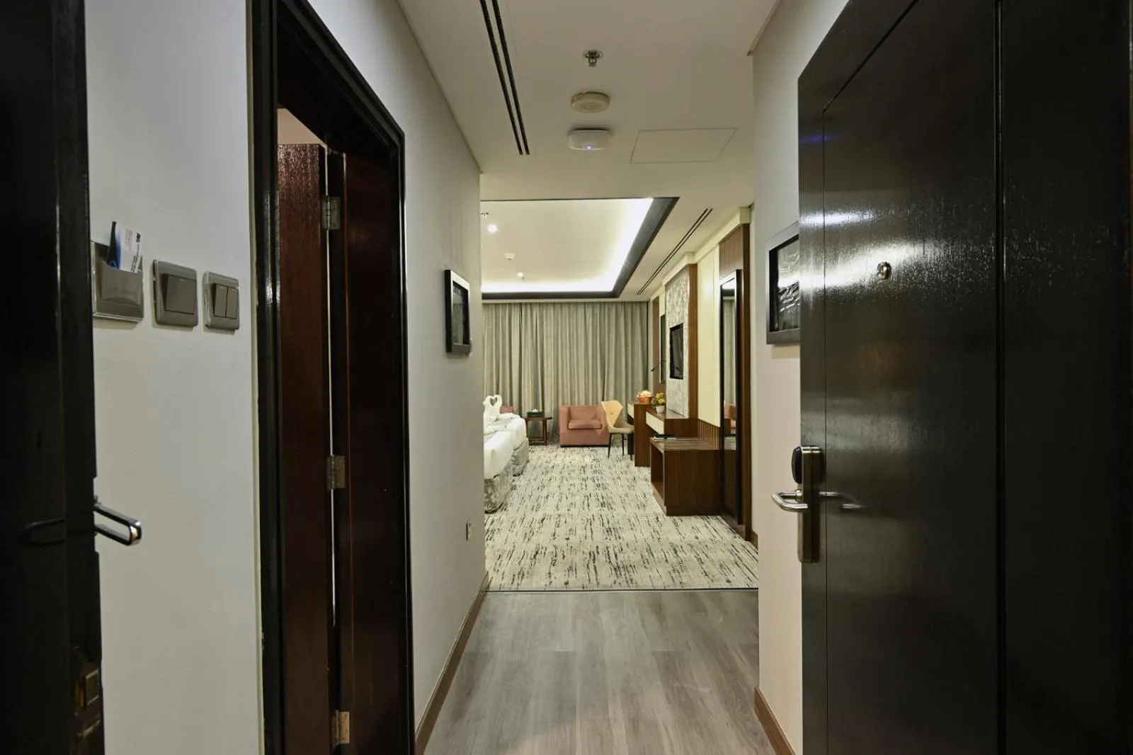 Deluxe Twin Room in Pavilion Palace Hotel