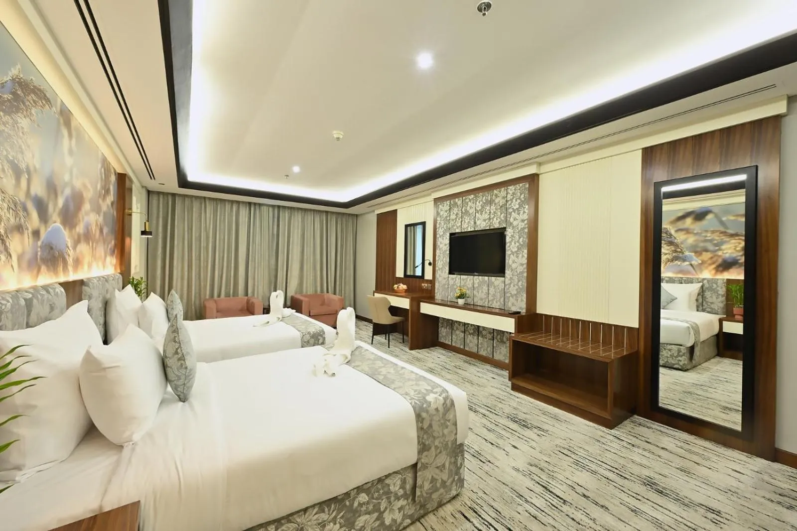 Superior Twin Room in Pavilion Palace Hotel