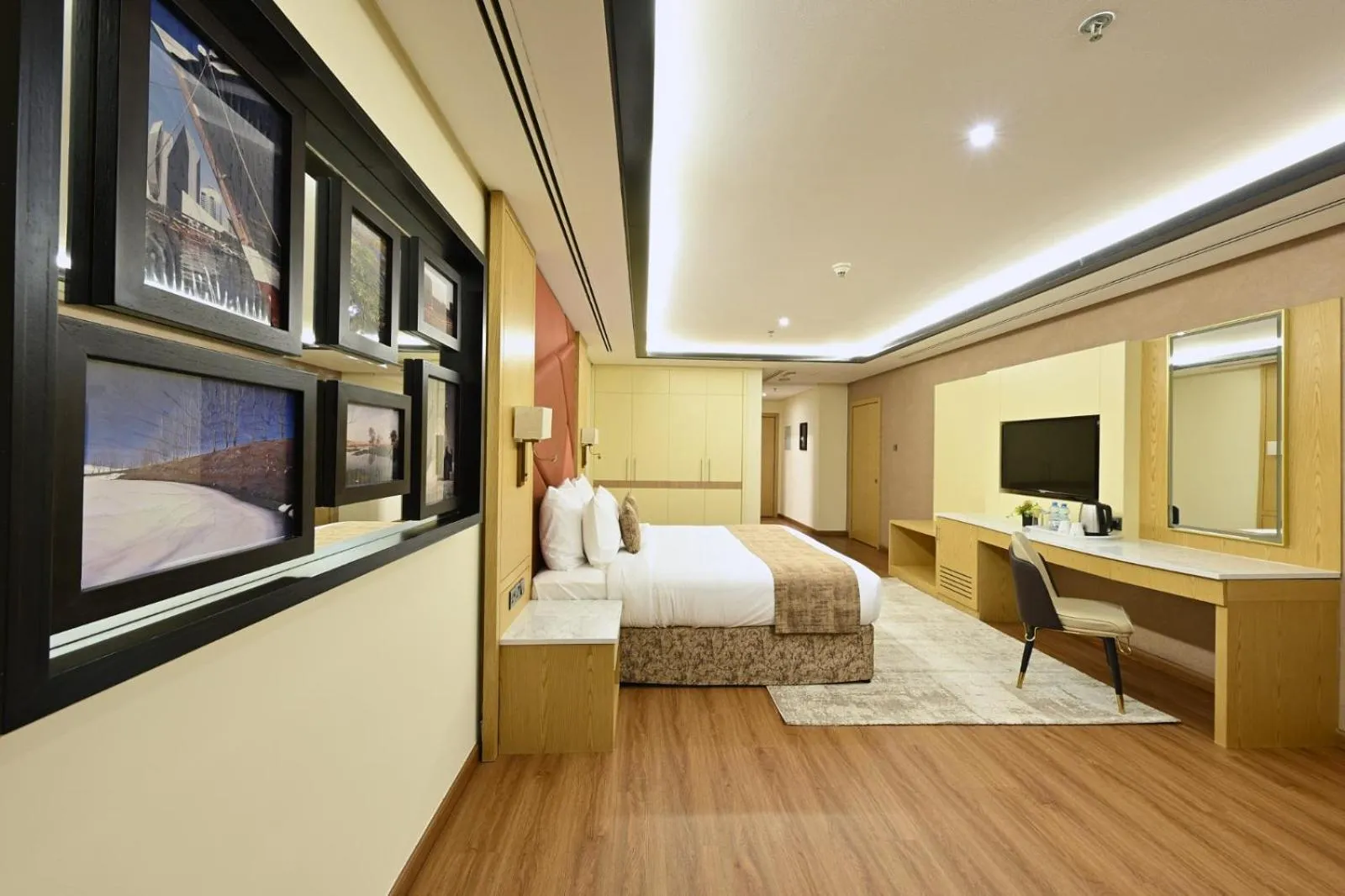 Bedroom, Bed in Pavilion Palace Hotel