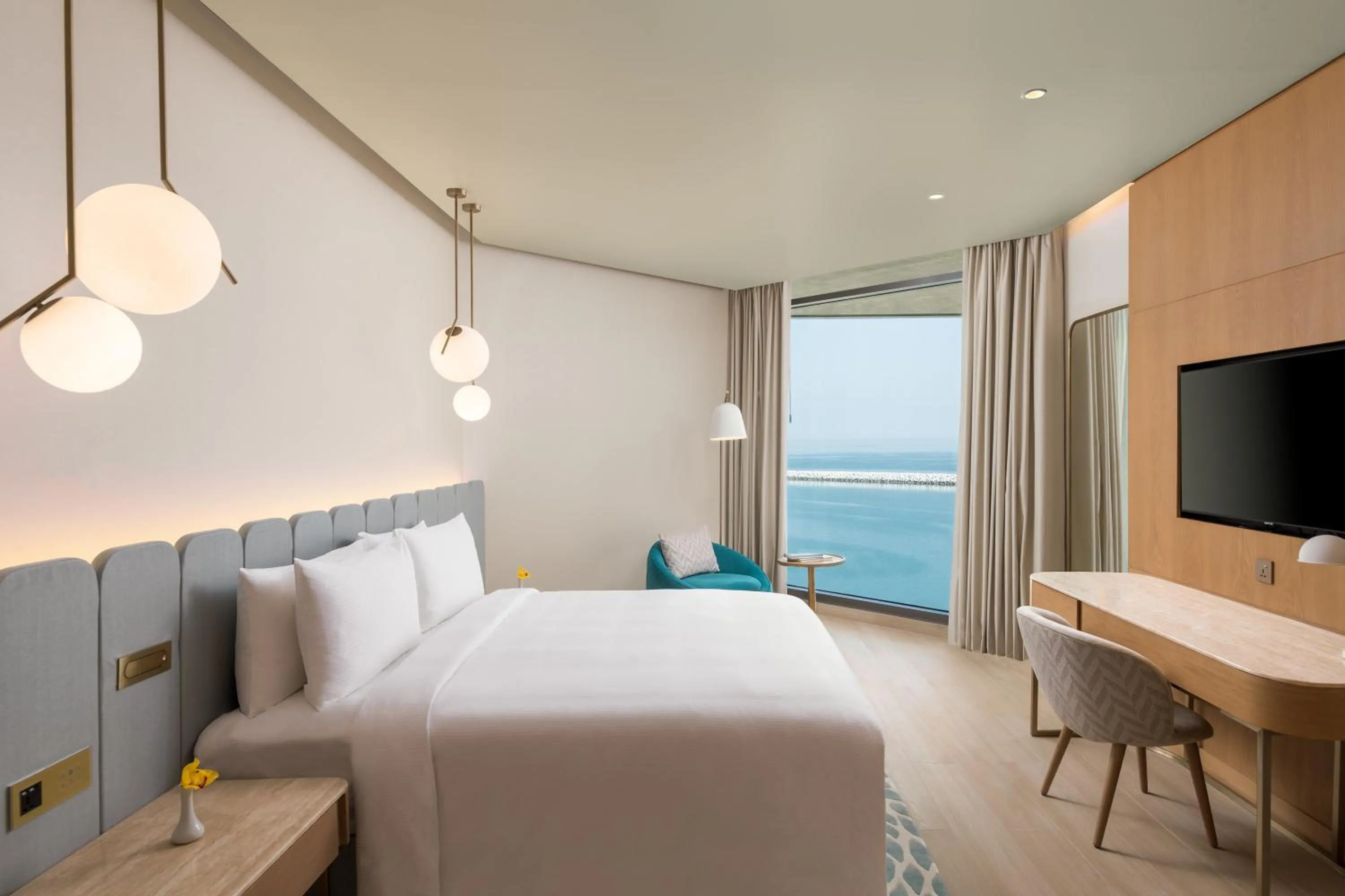 Photo of the whole room, Bed in voco Muscat Al Mouj by IHG