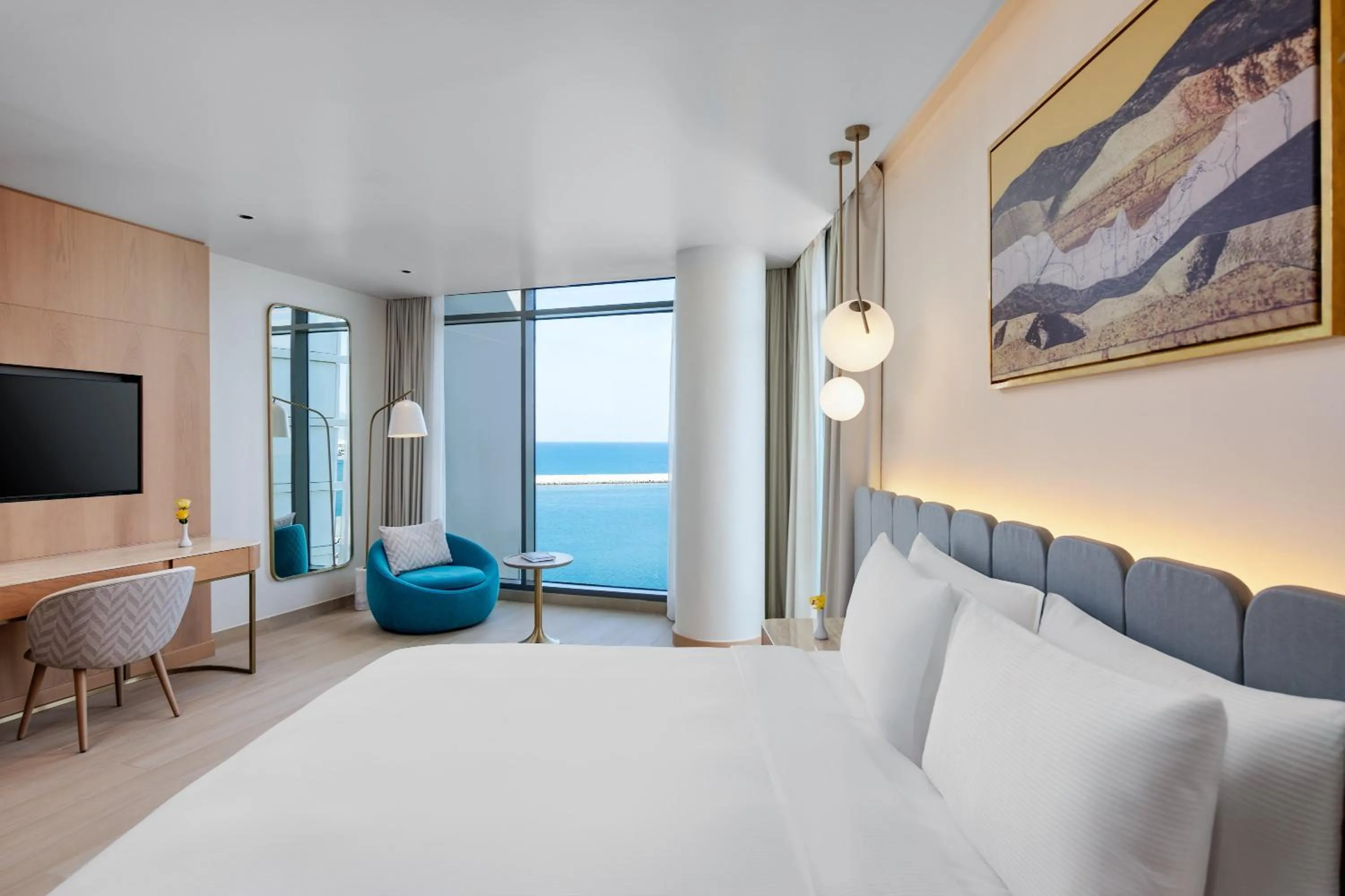 Photo of the whole room, Bed in voco Muscat Al Mouj by IHG