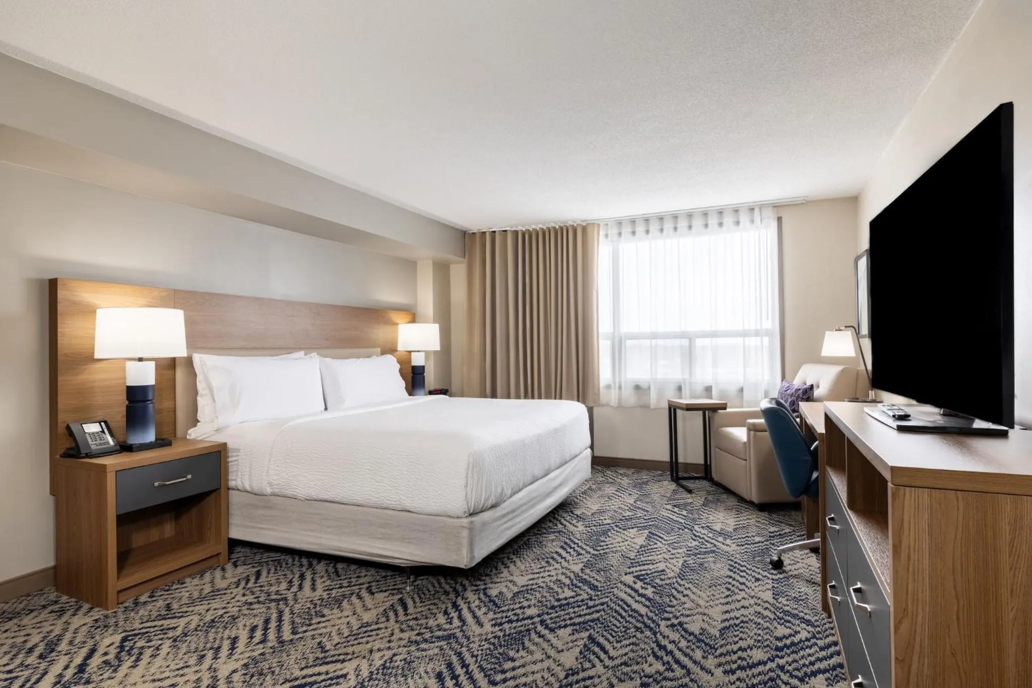 Photo of the whole room, Bed in Candlewood Suites London South by IHG